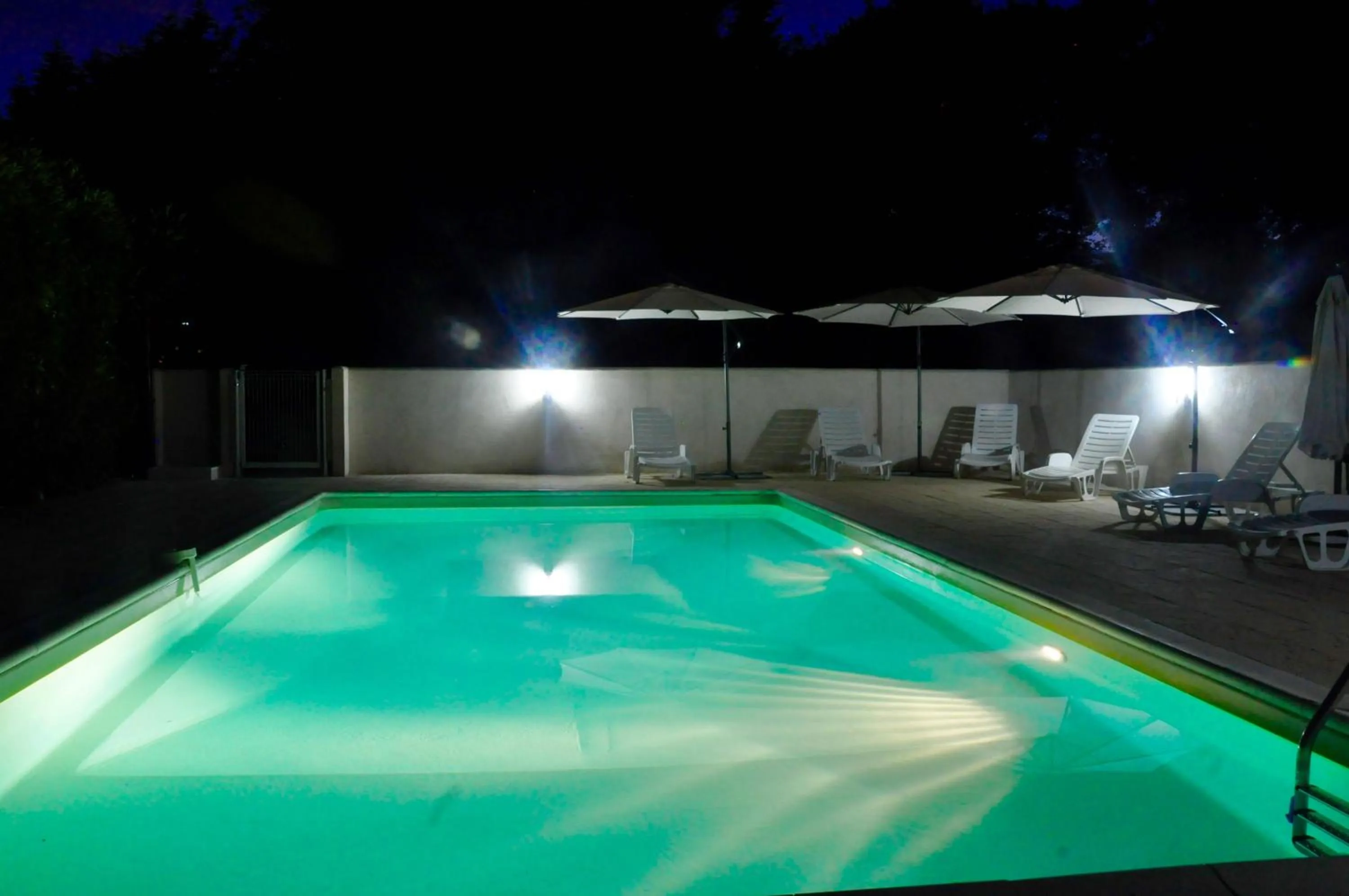 Swimming pool in Chez Fins Bois