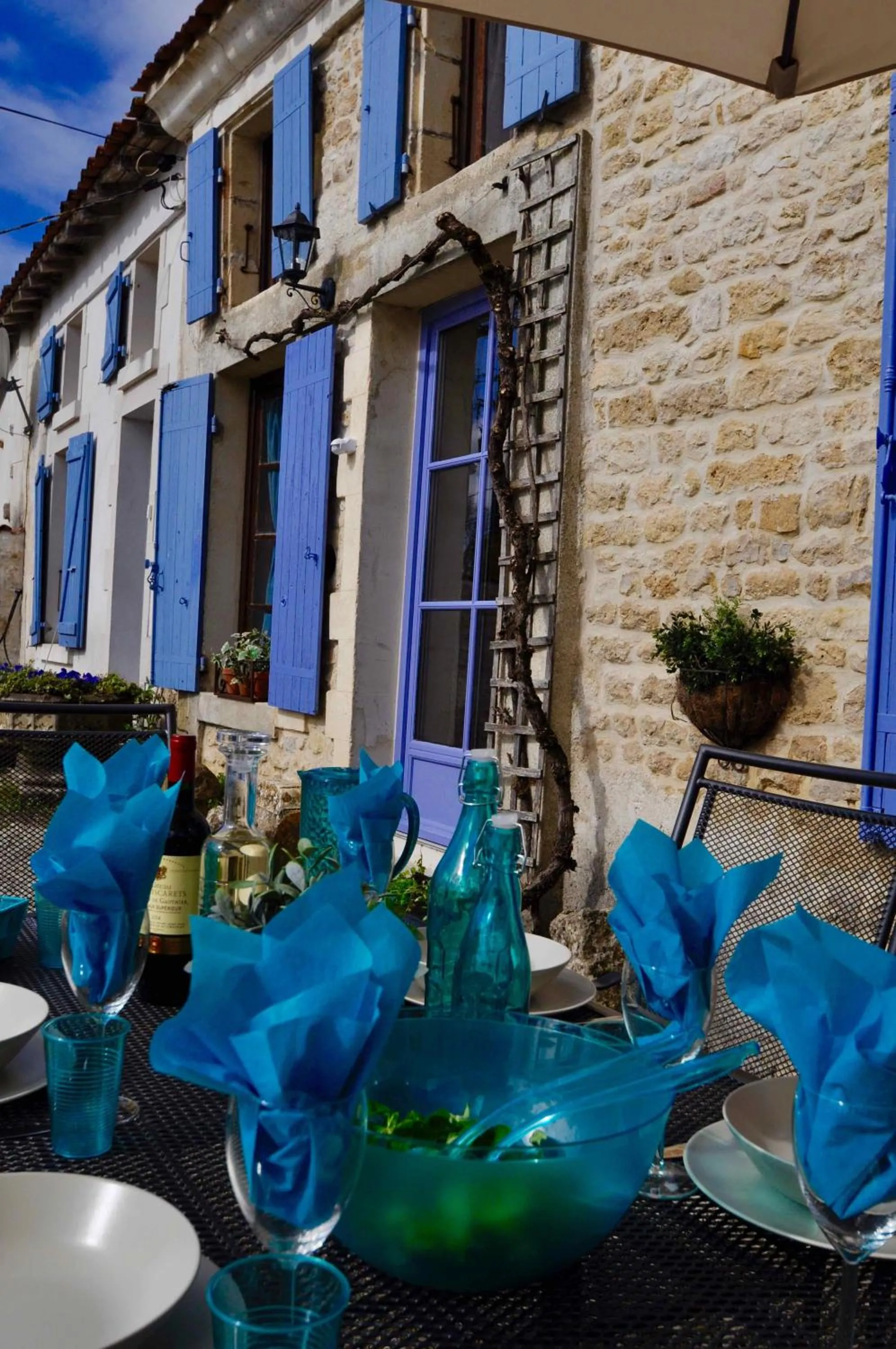 Property building in Chez Fins Bois