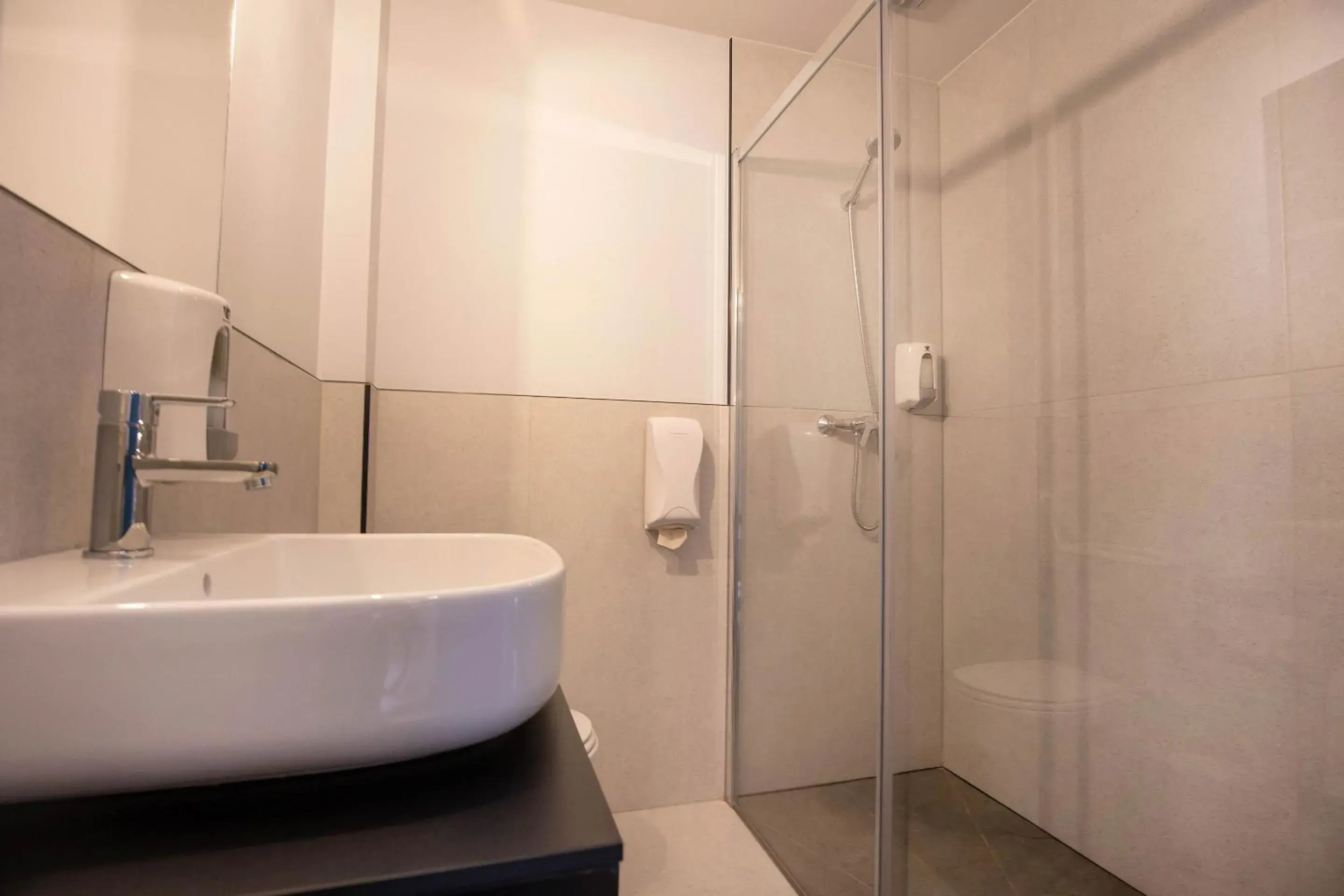 Shower in Font Andorra Hostel by Nexta Shower in Font Andorra Hostel by Nexta