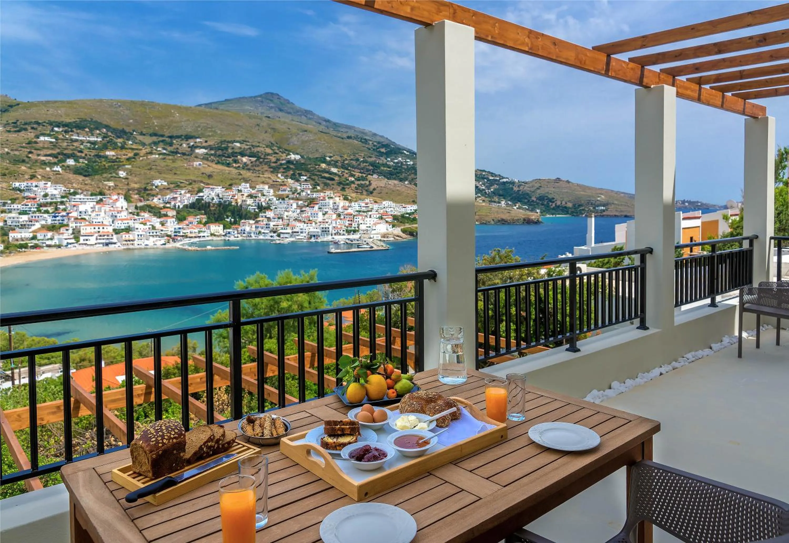 Property building in Belvedere Andros