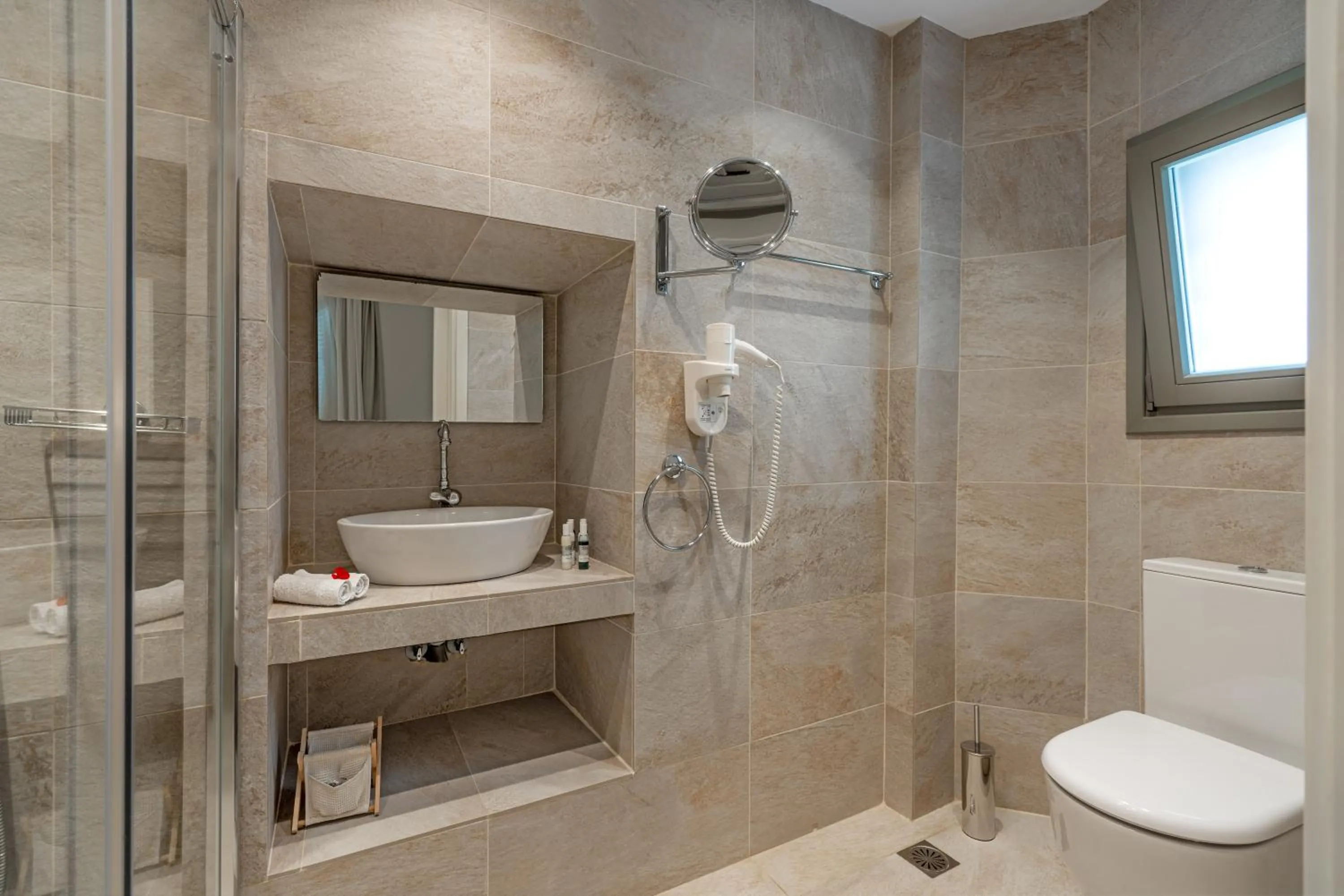 Bathroom in Belvedere Andros