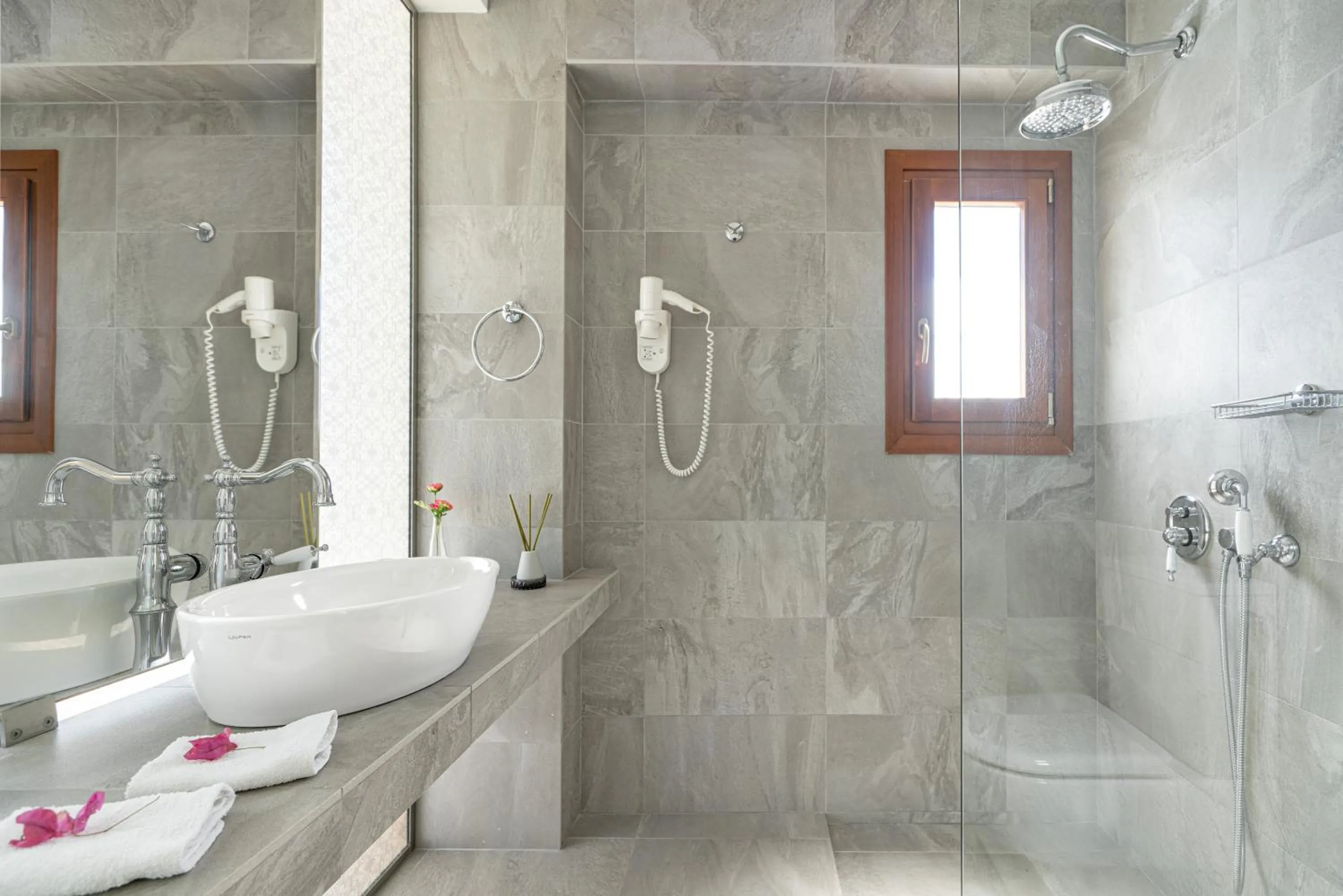 Bathroom in Belvedere Andros