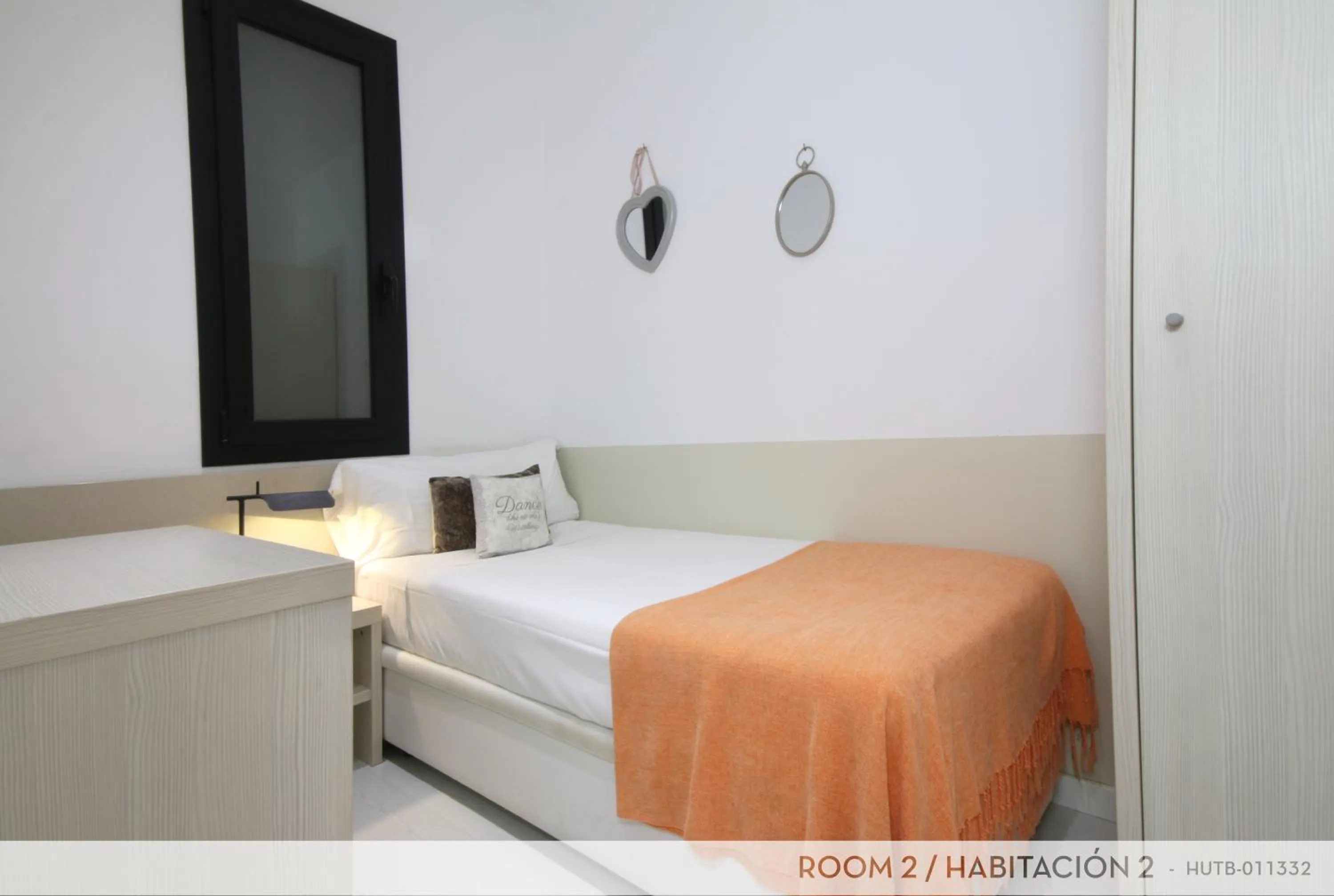 Bed in Suite Place Barcelona Còrsega