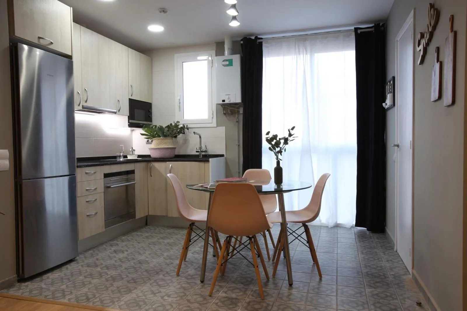 Kitchen or kitchenette in Suite Place Barcelona Còrsega
