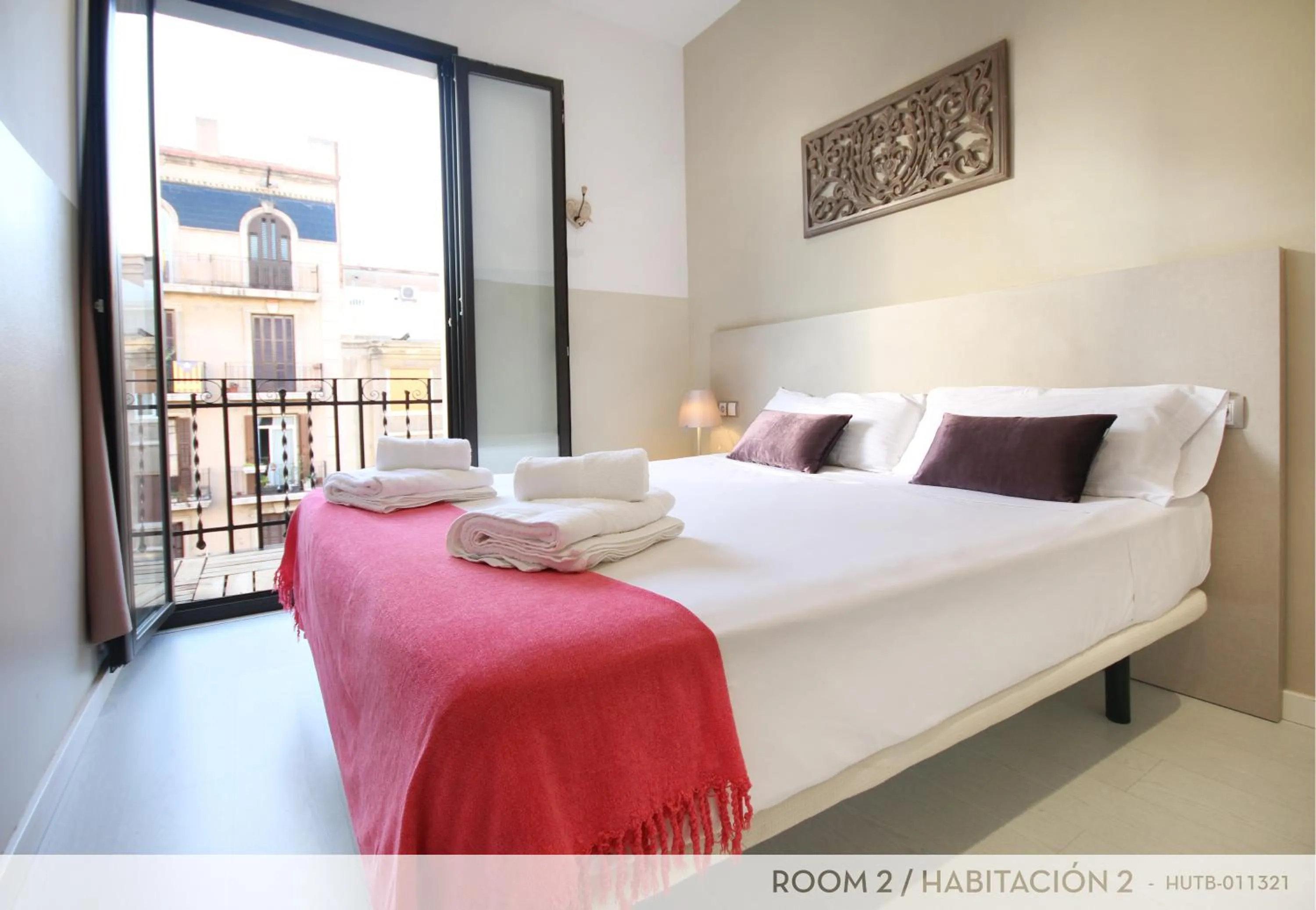 Bed in Suite Place Barcelona Còrsega