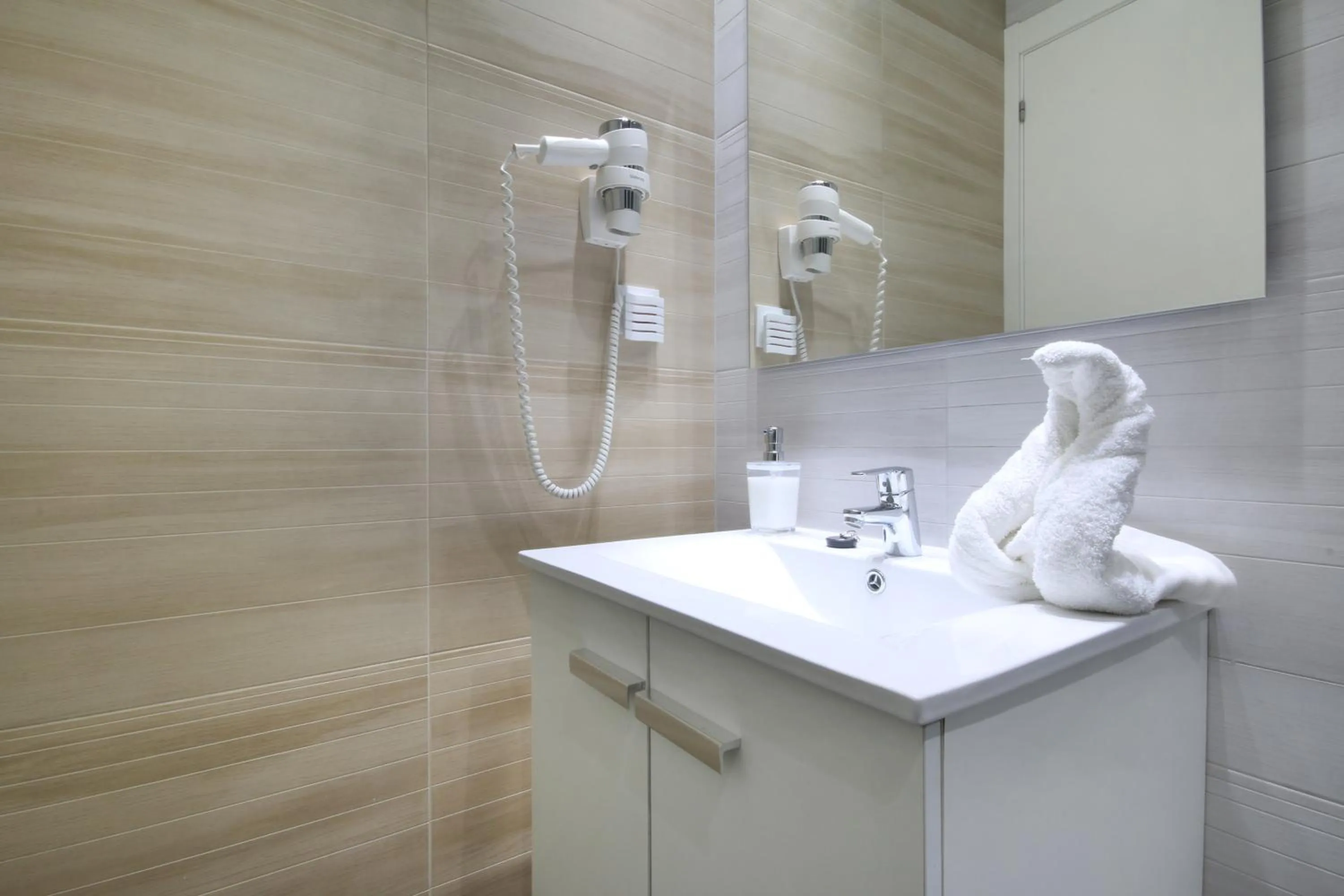 Bathroom in Suite Place Barcelona Còrsega