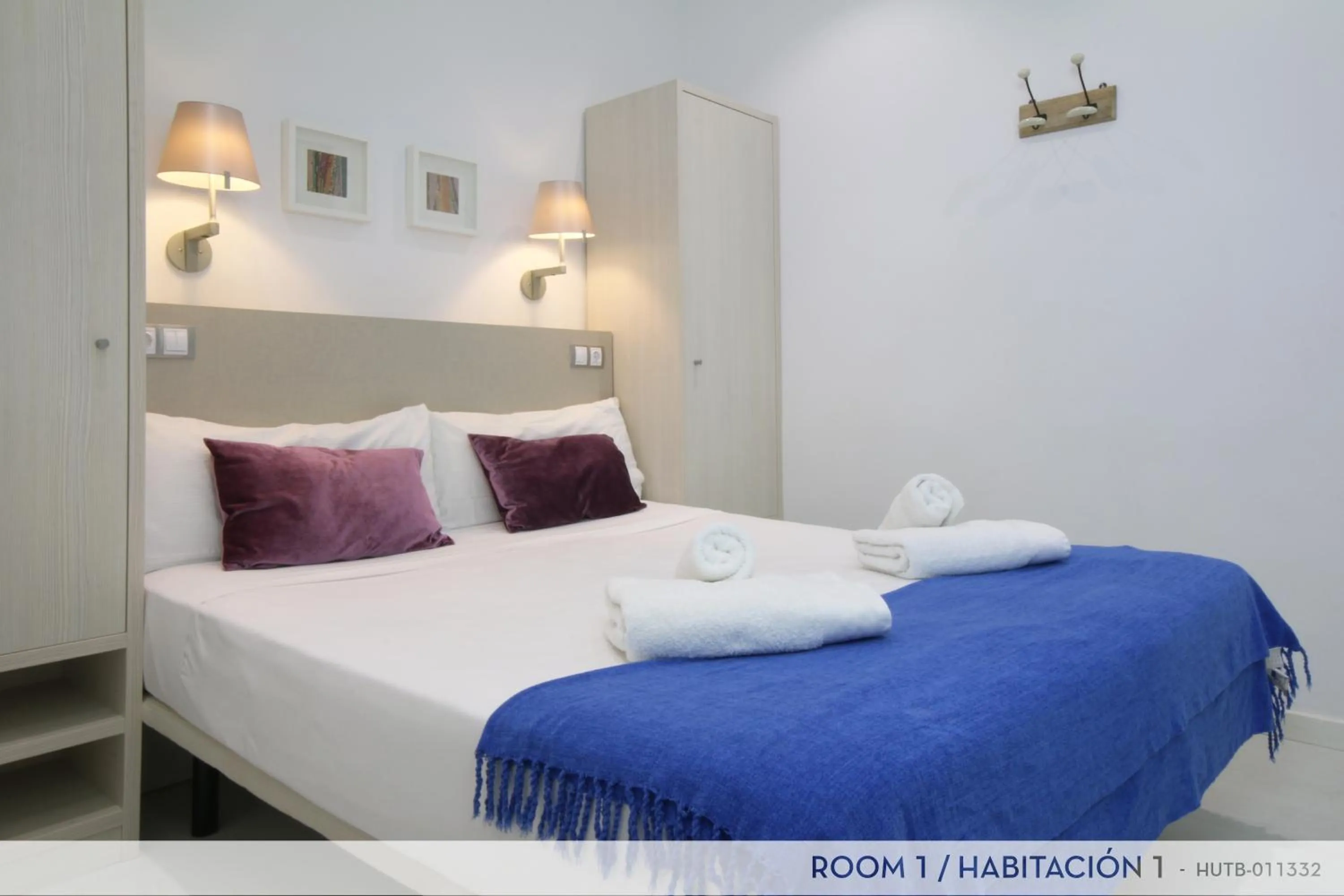 Bed in Suite Place Barcelona Còrsega