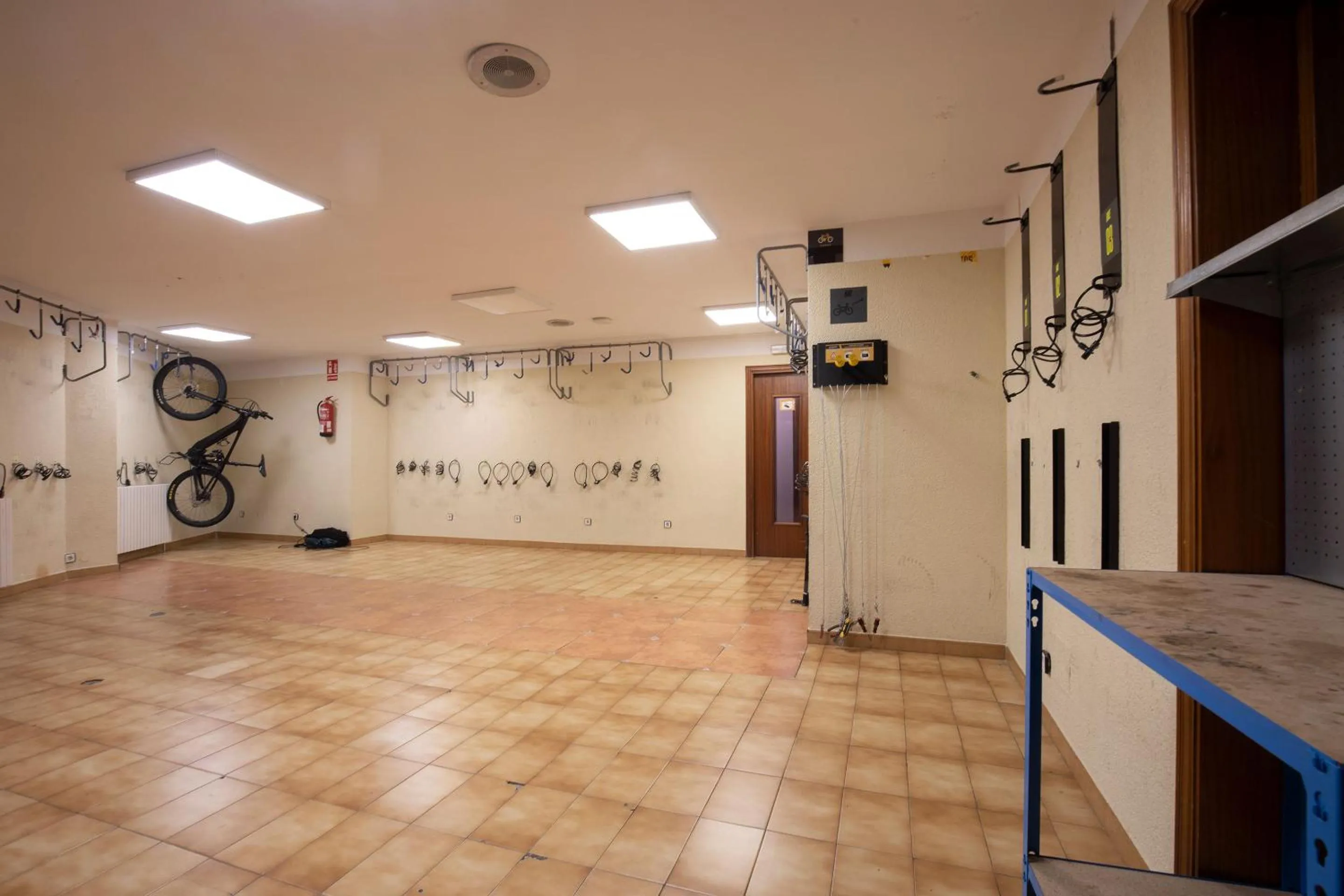 Cycling in Hotel Marco Polo by Nexta