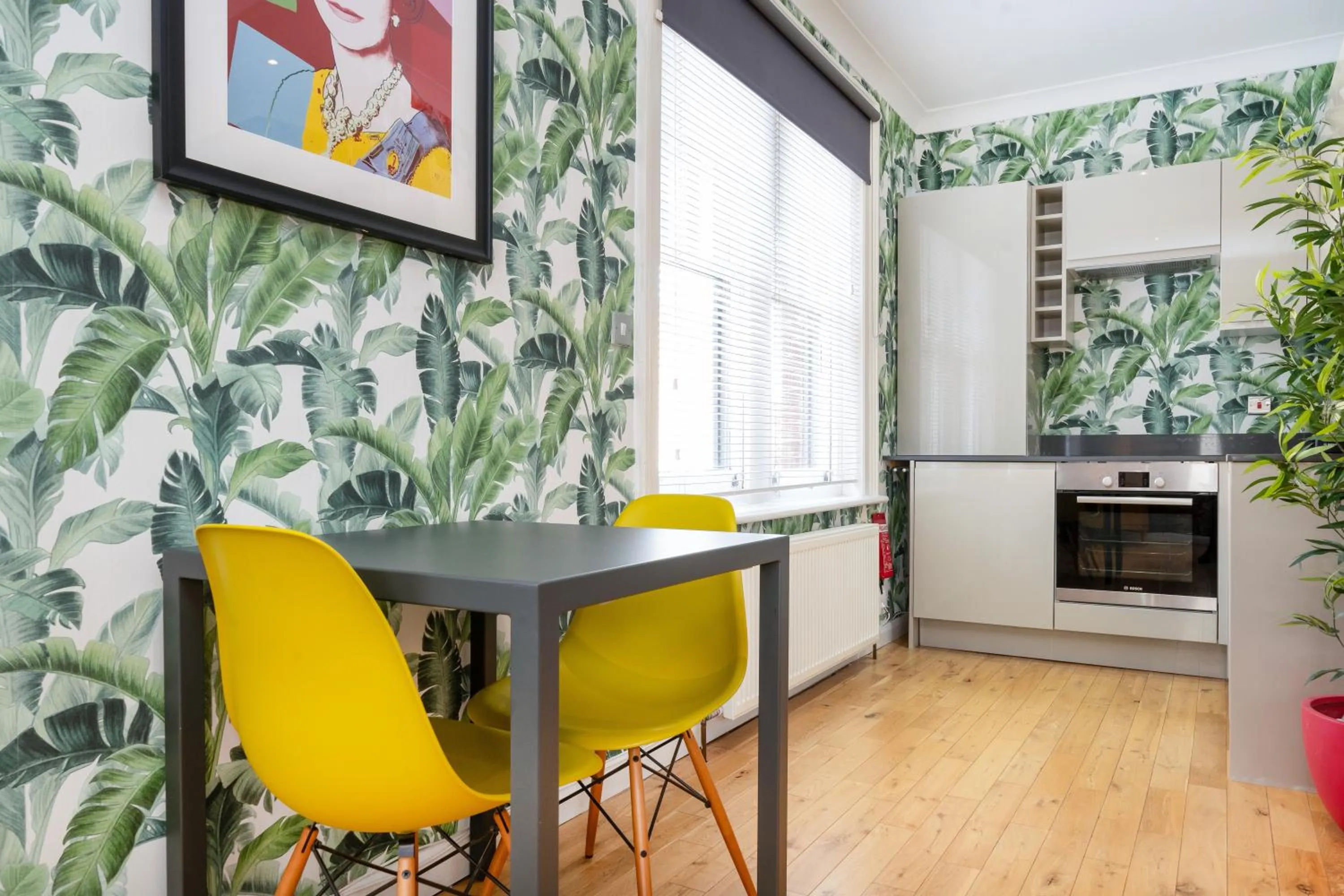 Dining area in Crashpads Shoreditch Brick Lane Mini Lofts