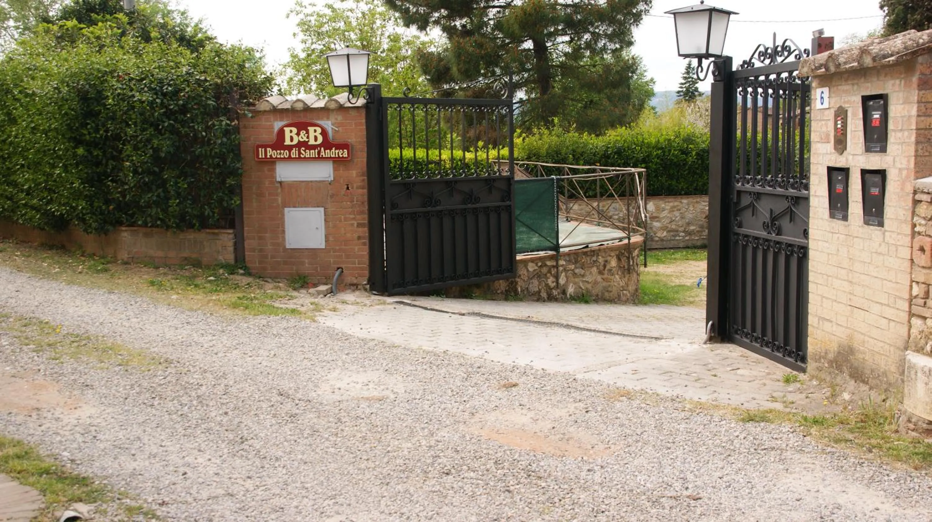 Facade/entrance in Il Pozzo Di Sant'Andrea