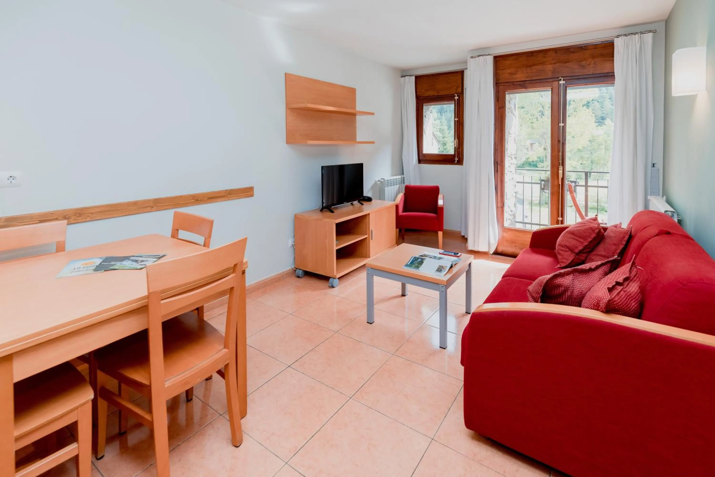 Dining area in Pierre & Vacances Aparthotel La Tulipa