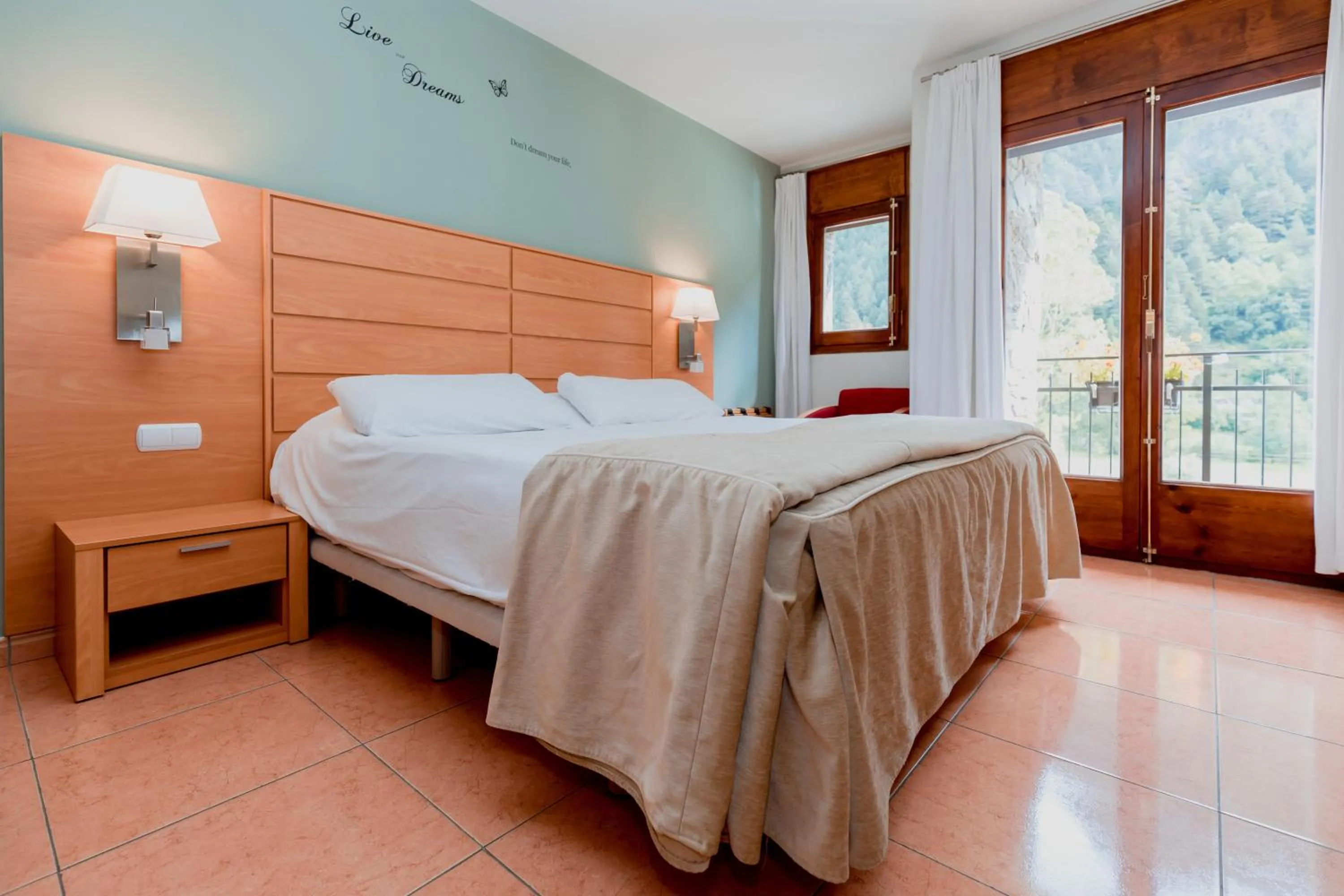 Bedroom, Bed in Pierre & Vacances Aparthotel La Tulipa