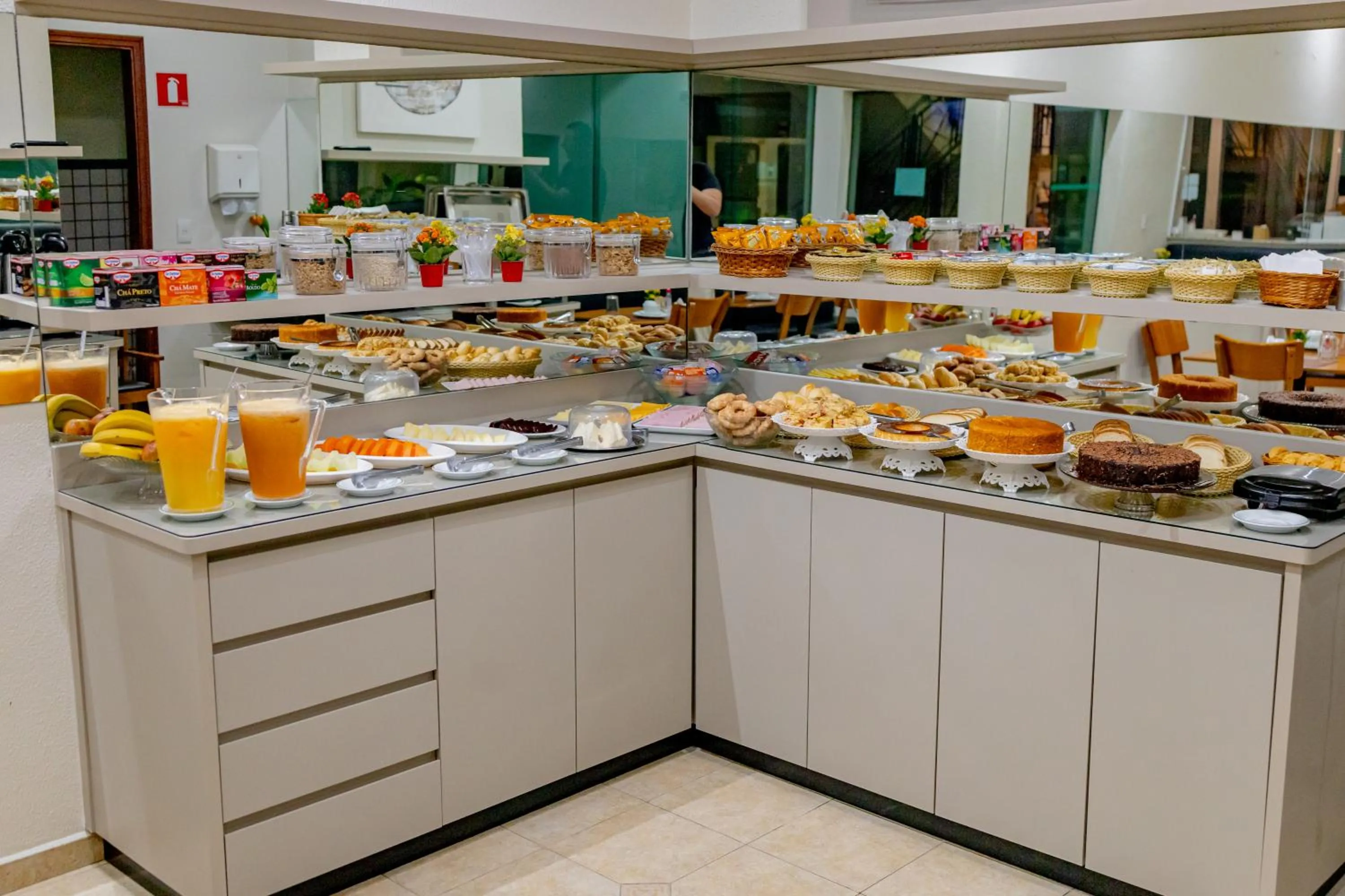 Breakfast in Hotel Villa de Holanda
