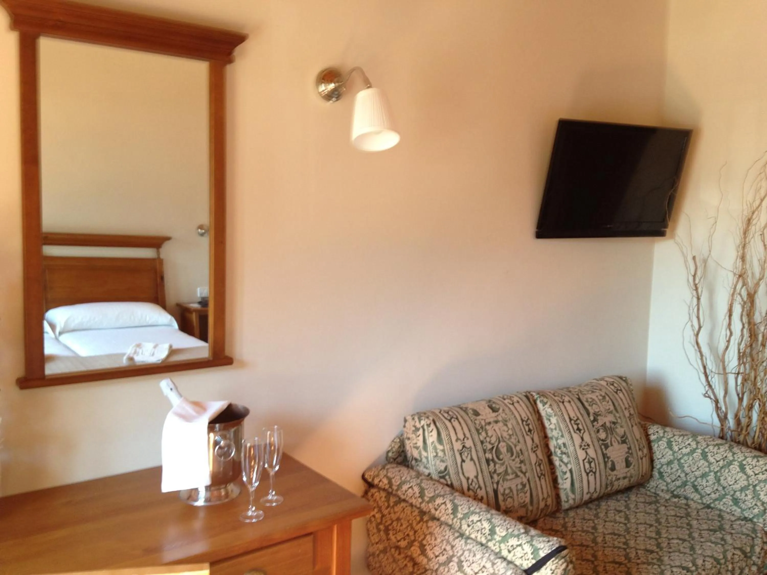 Decorative detail, Bed in Hotel Xalet Verdú