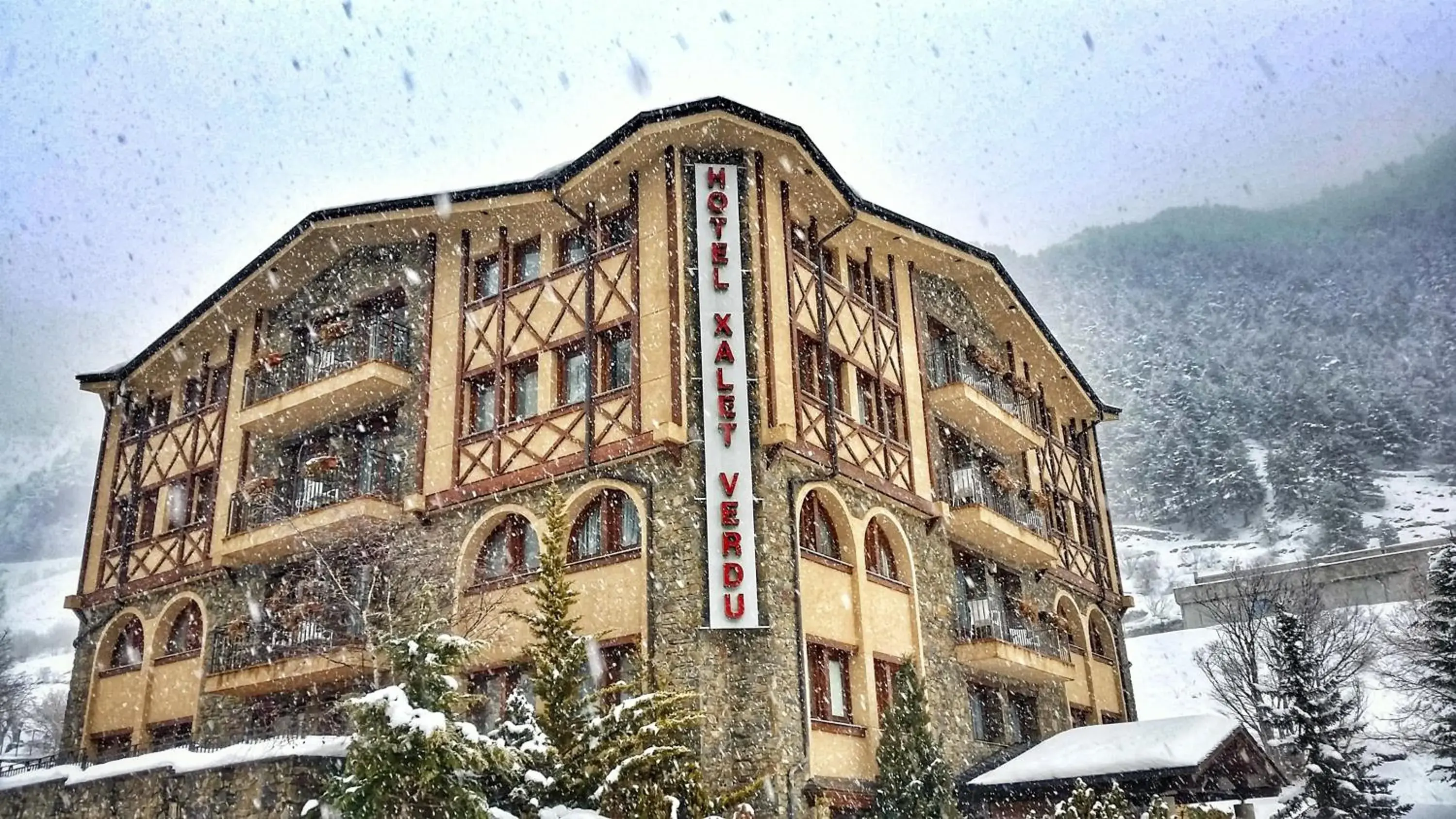 Facade/entrance in Hotel Xalet Verdú Facade/entrance in Hotel Xalet Verdú