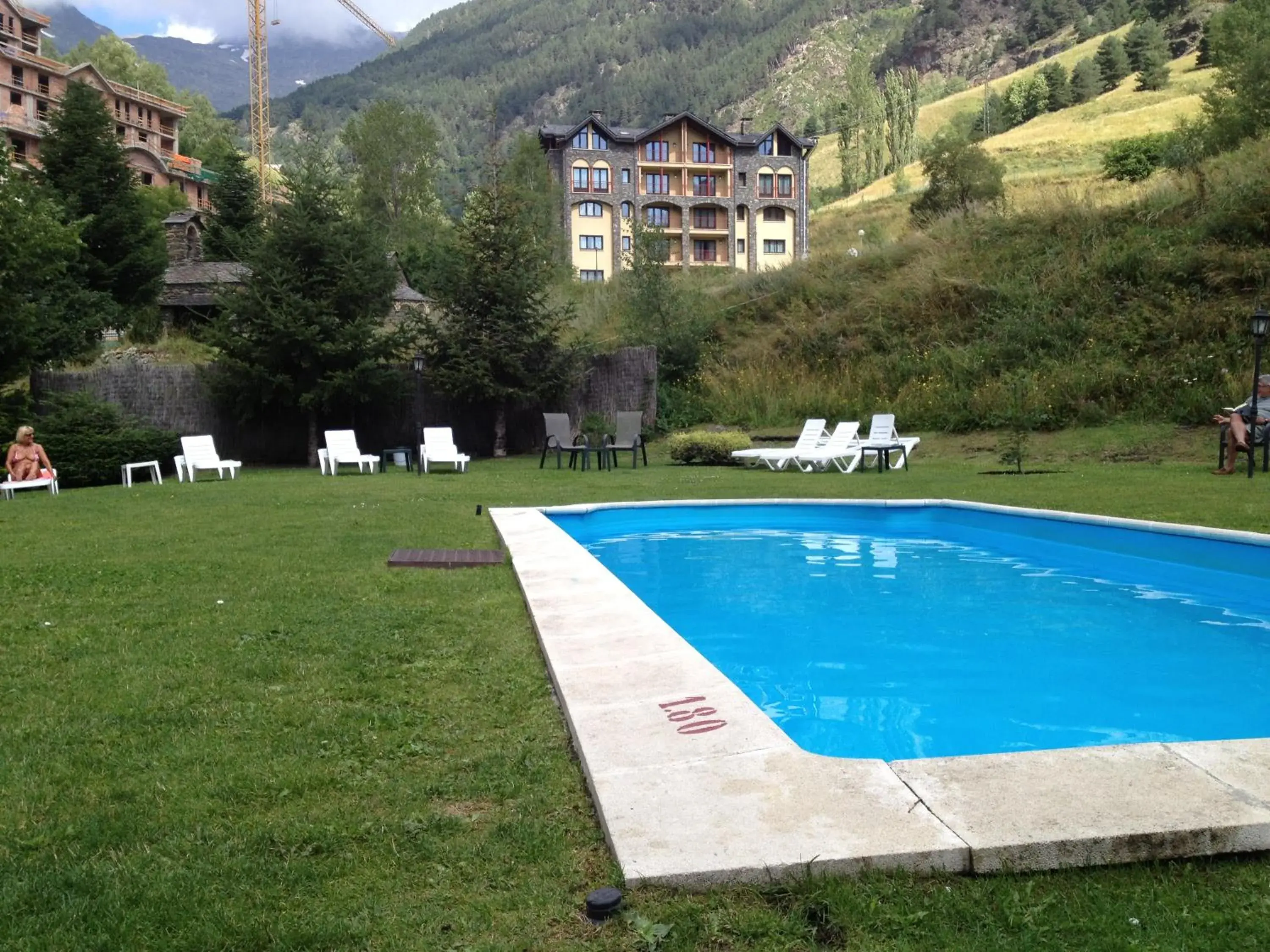 Swimming pool in Hotel Xalet Verdú Swimming pool in Hotel Xalet Verdú
