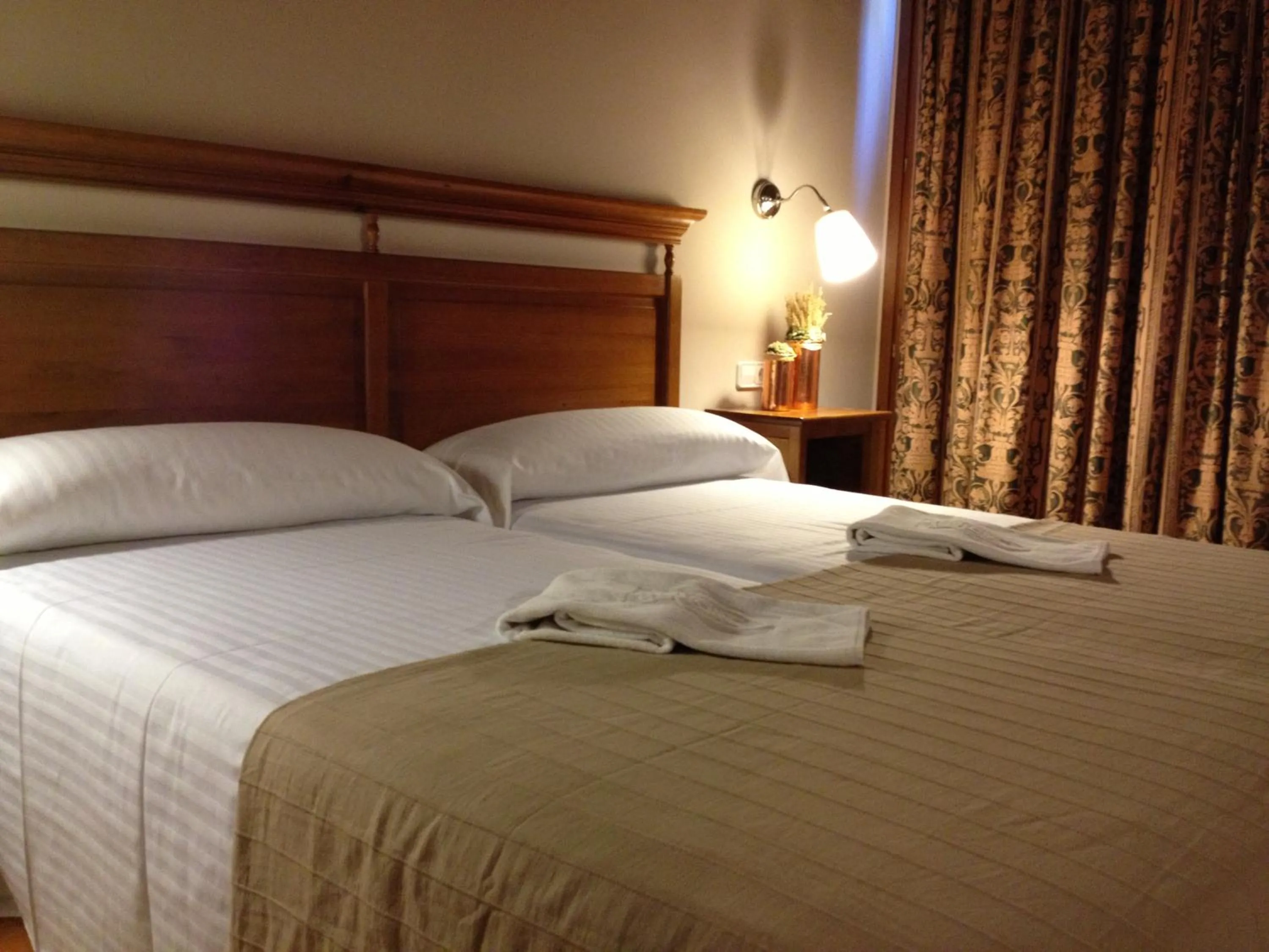Photo of the whole room, Bed in Hotel Xalet Verdú