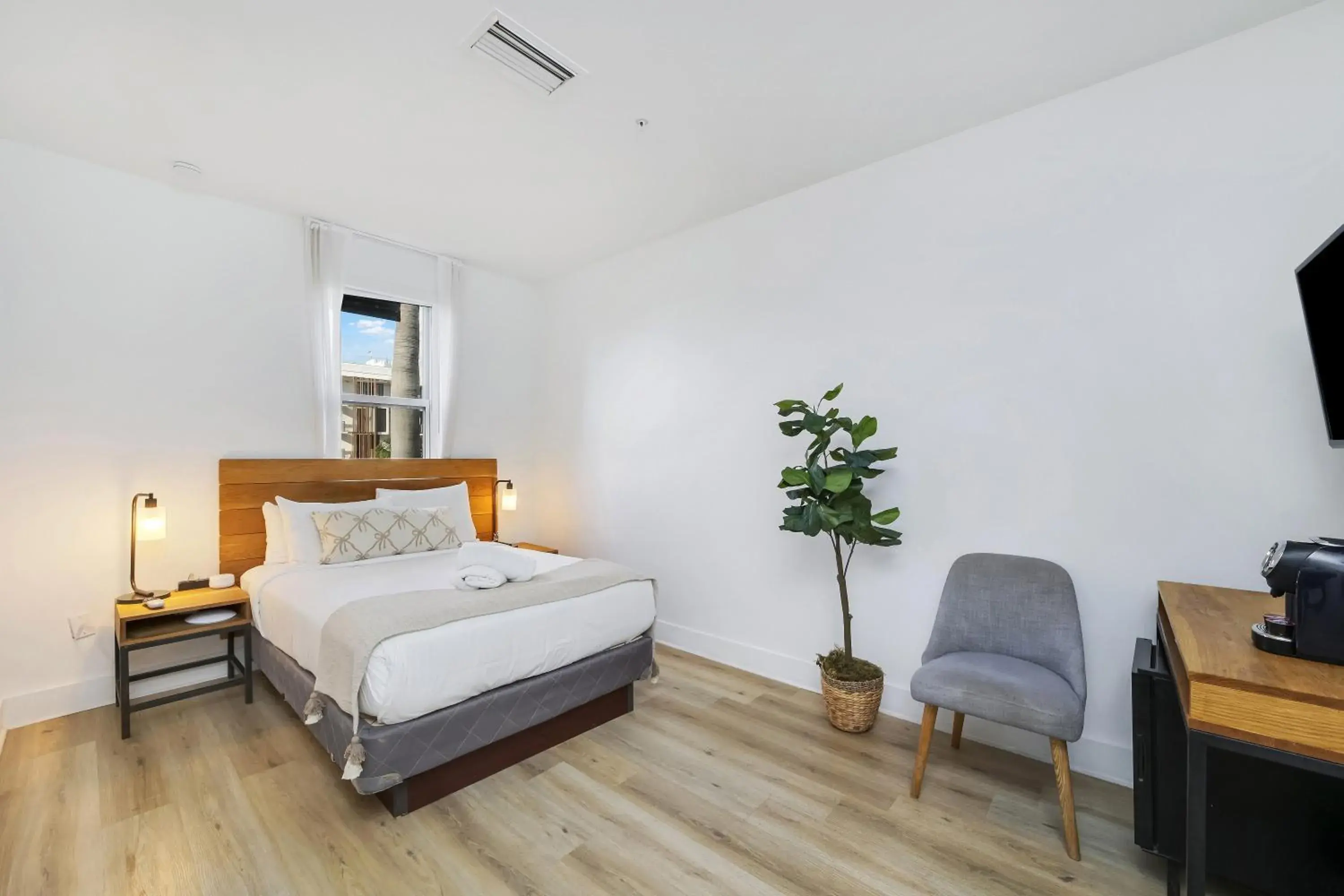 Full Room (Self Check-in) in The Meridian Miami Beach by At Mine Hospitality Full Room (Self Check-in) in The Meridian Miami Beach by At Mine Hospitality