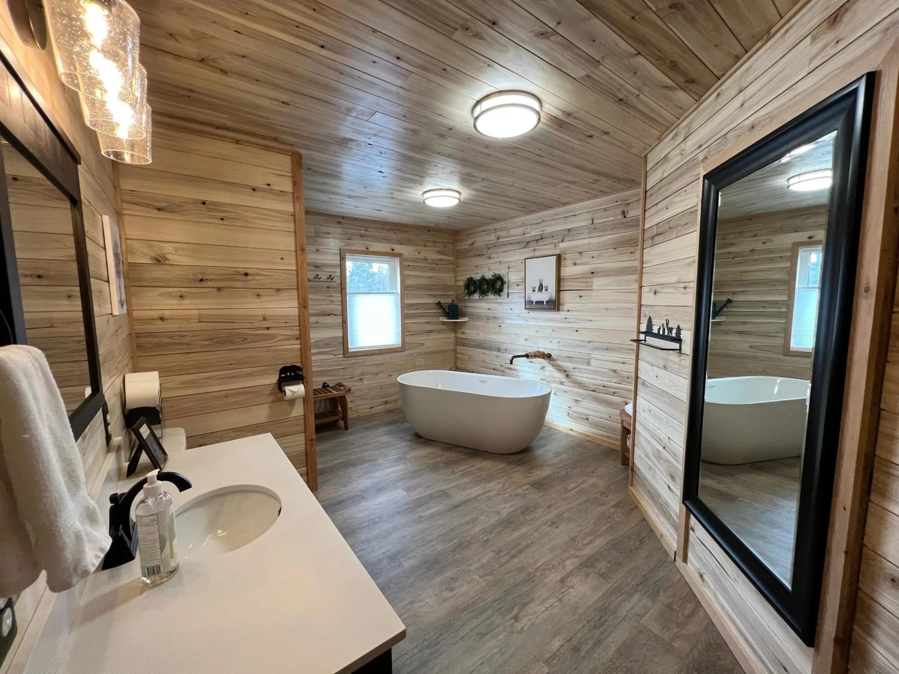 Bathroom in Alaska Knotty Pine B&B