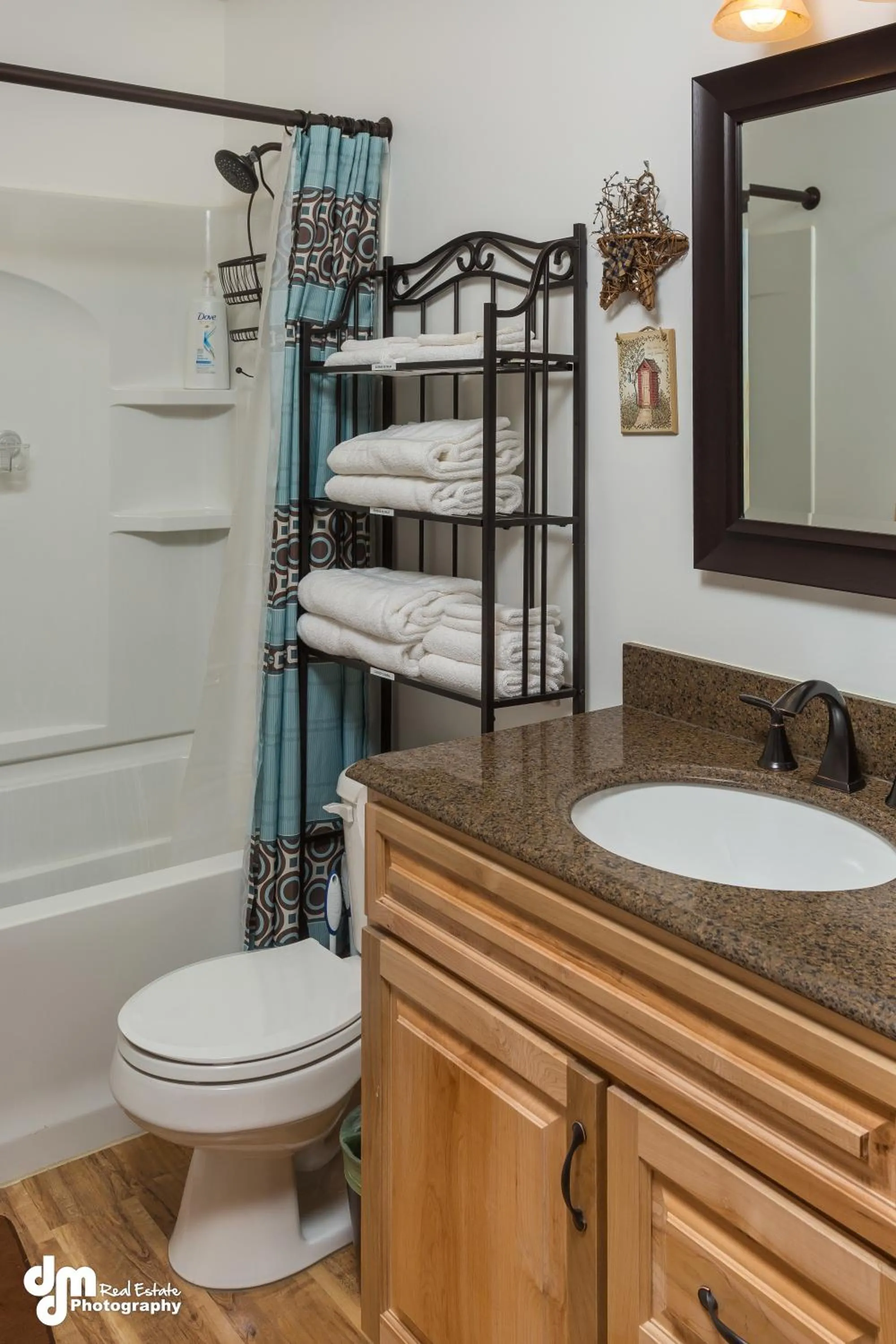 Bathroom in Alaska Knotty Pine B&B