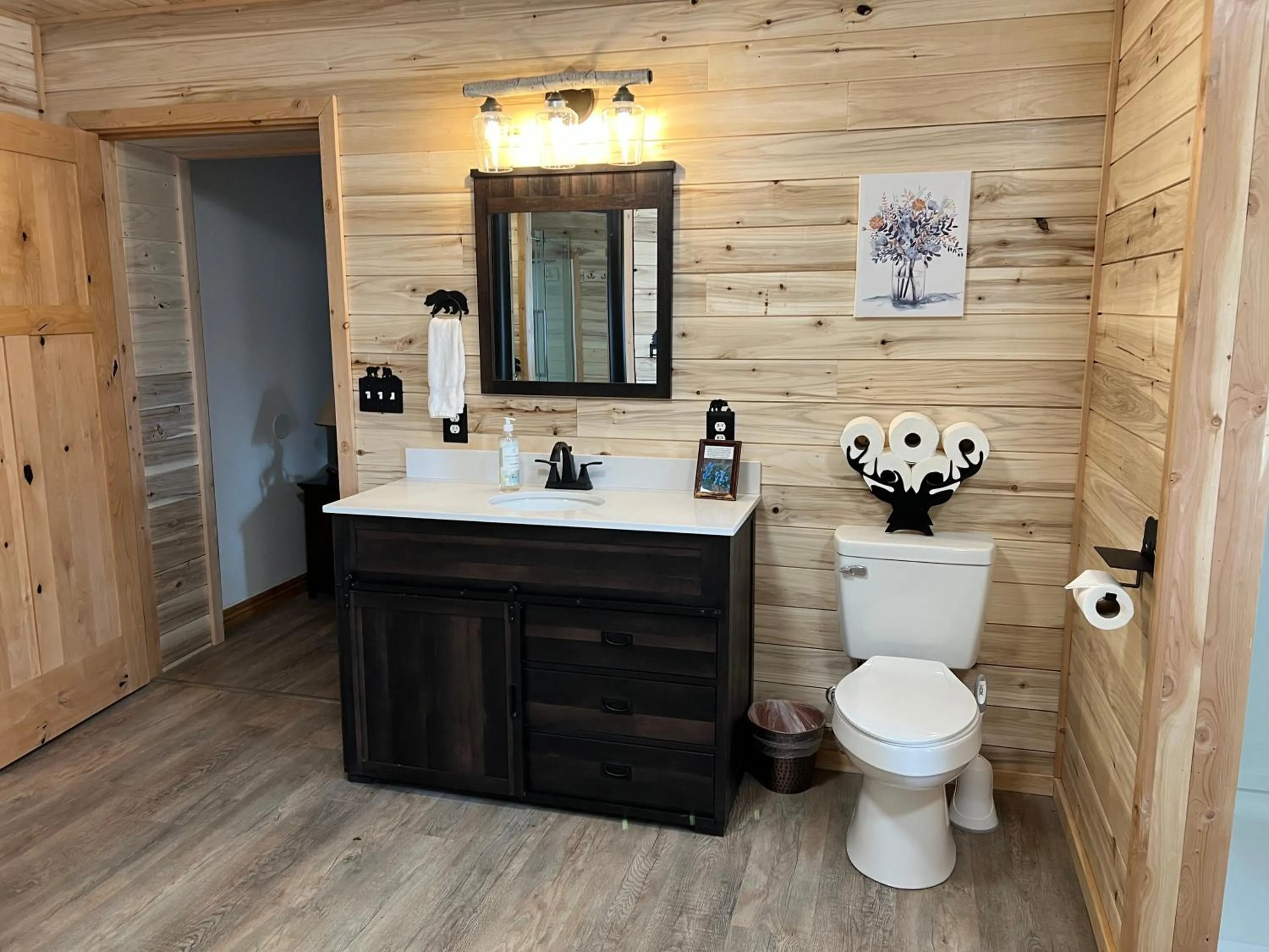 Bathroom in Alaska Knotty Pine B&B