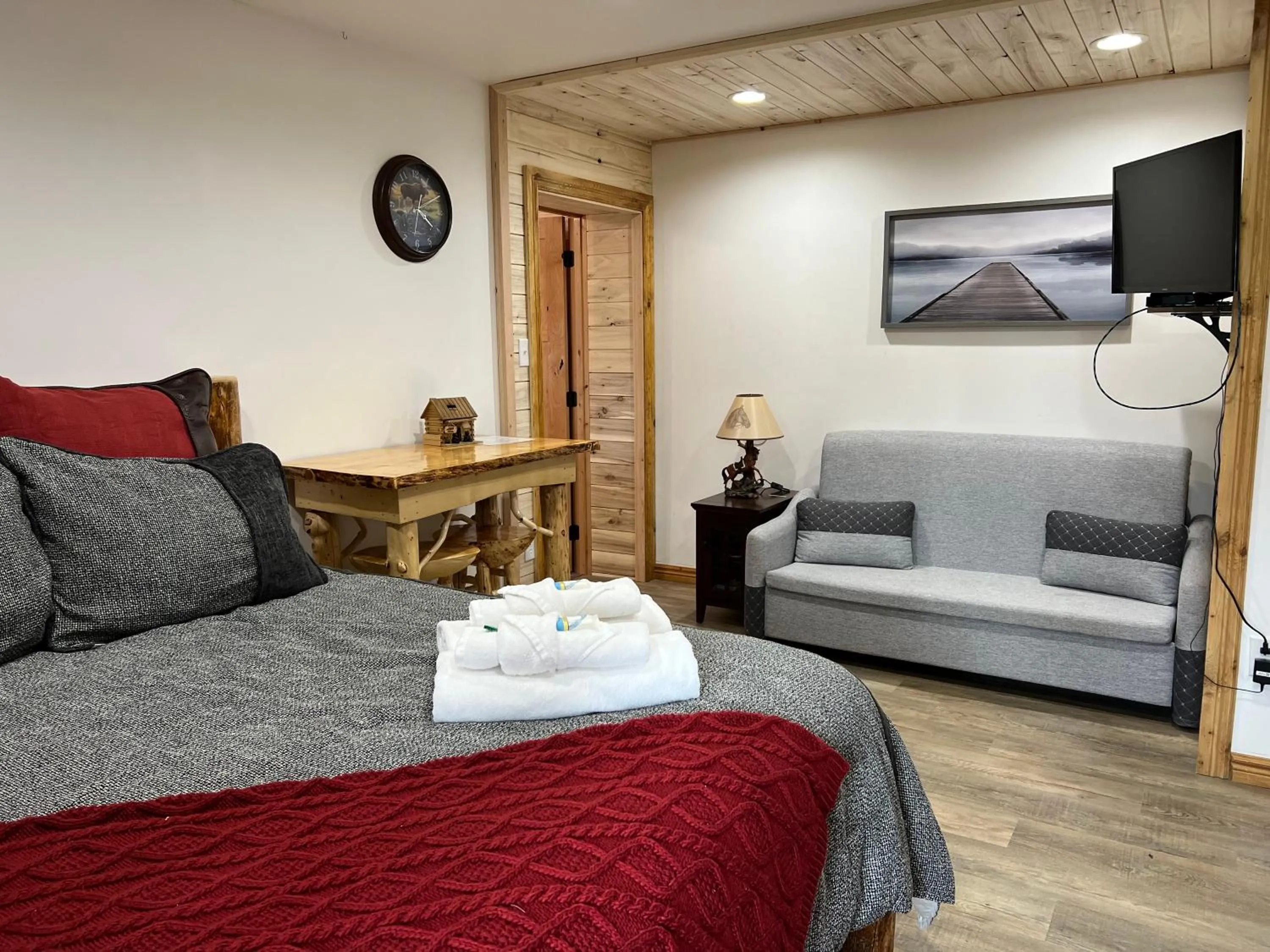 Bedroom, Bed in Alaska Knotty Pine B&B