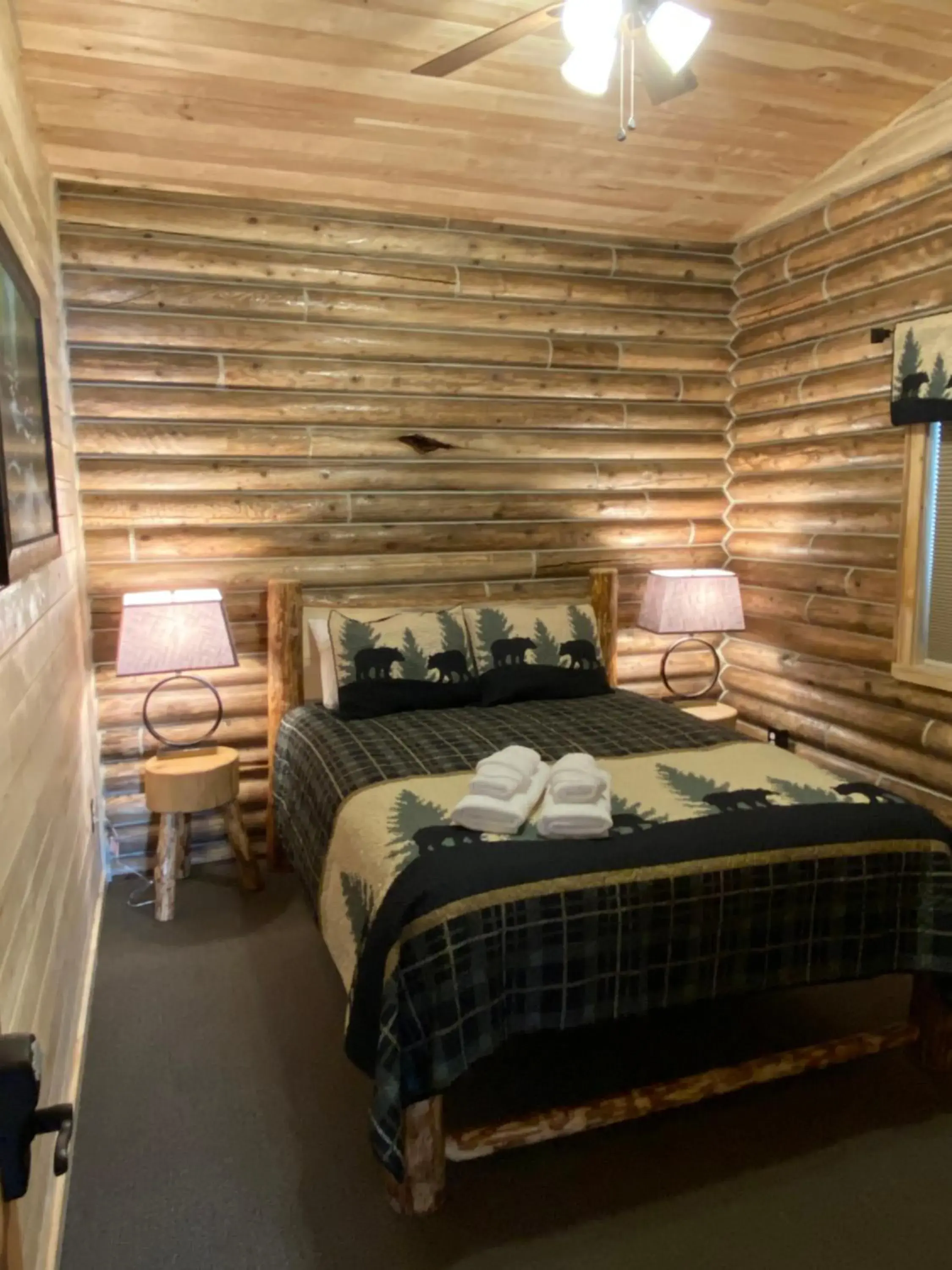 Queen Room in Alaska Knotty Pine B&B Queen Room in Alaska Knotty Pine B&B