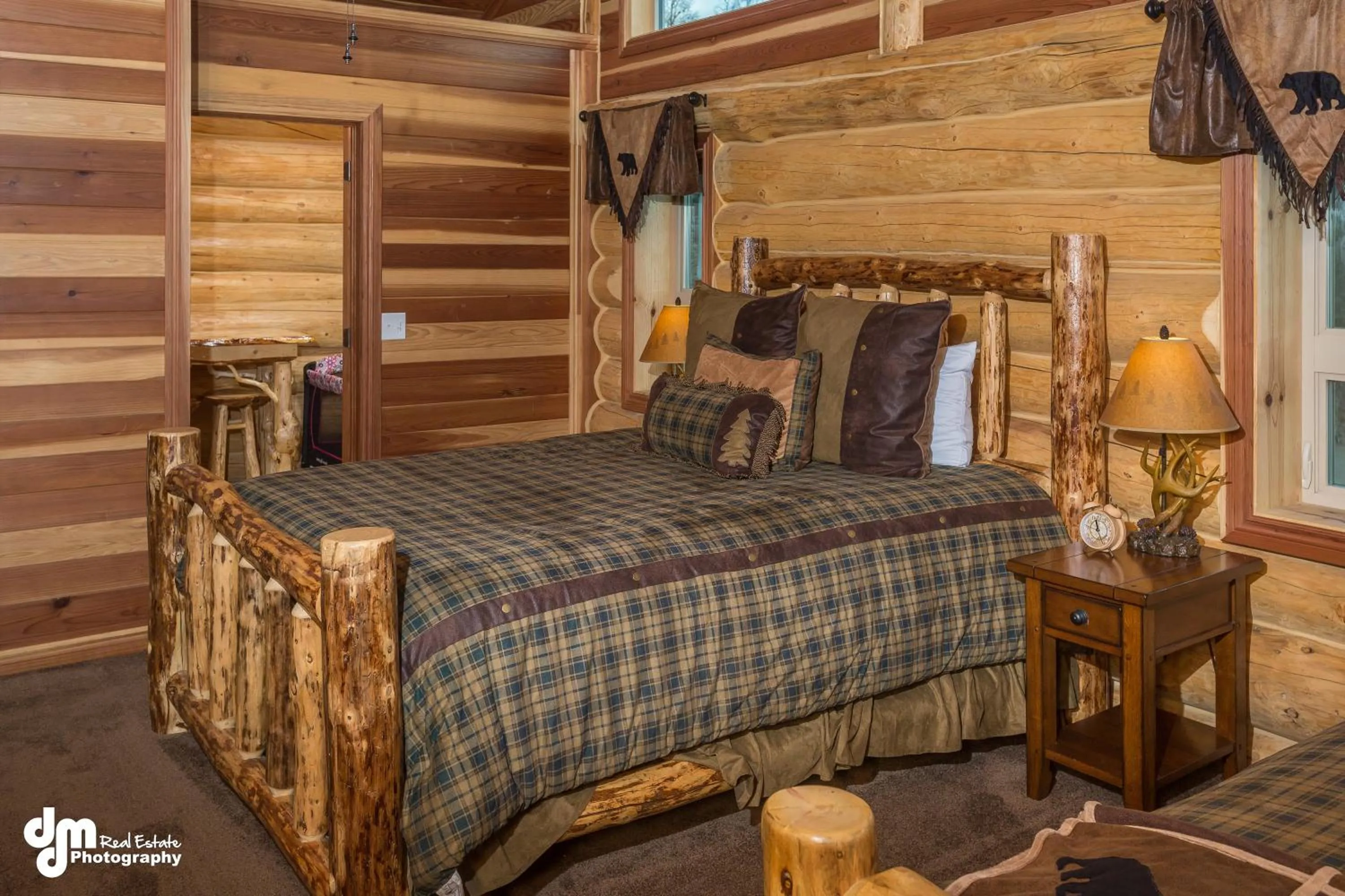 Bedroom, Bed in Alaska Knotty Pine B&B