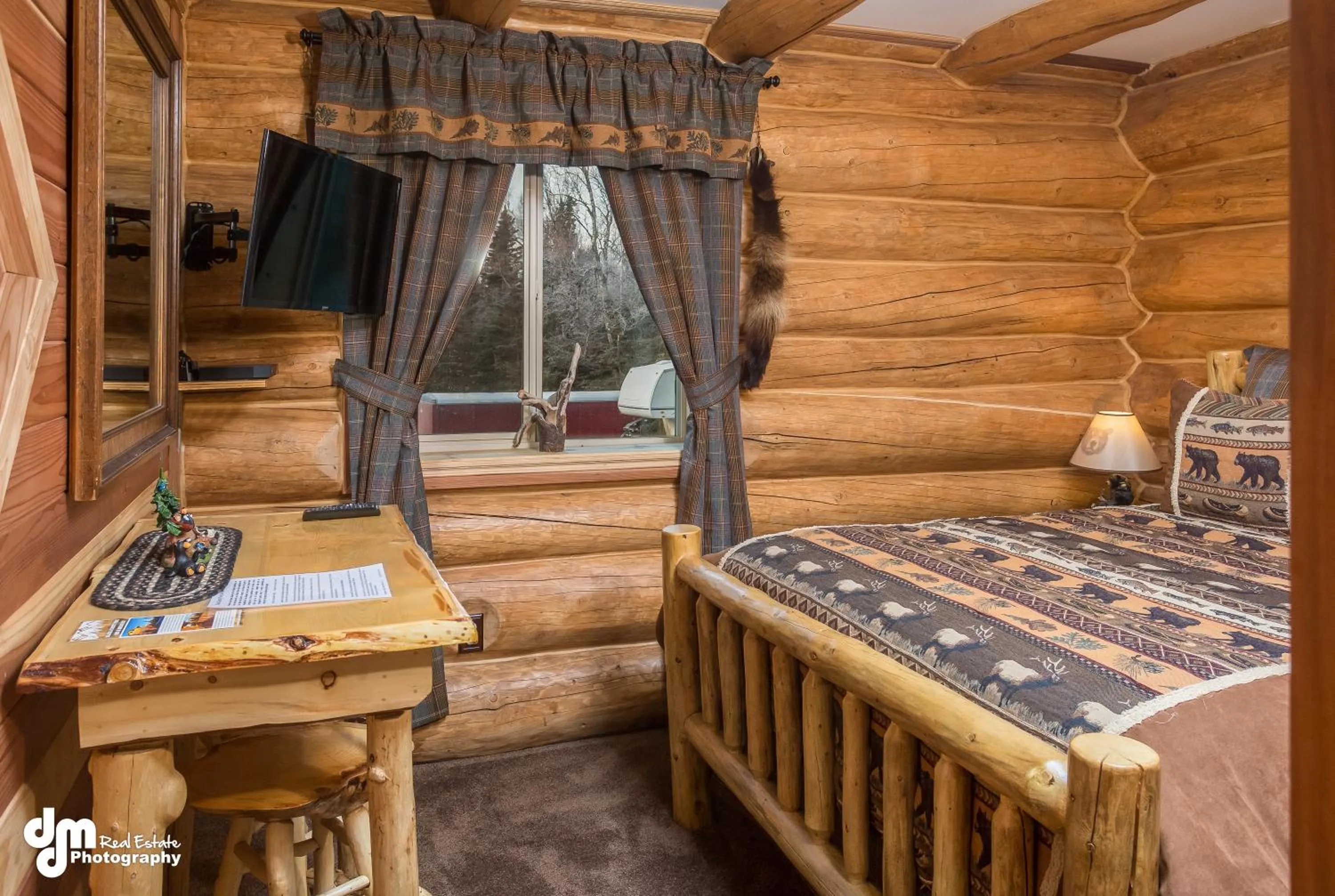 Bedroom, Bed in Alaska Knotty Pine B&B