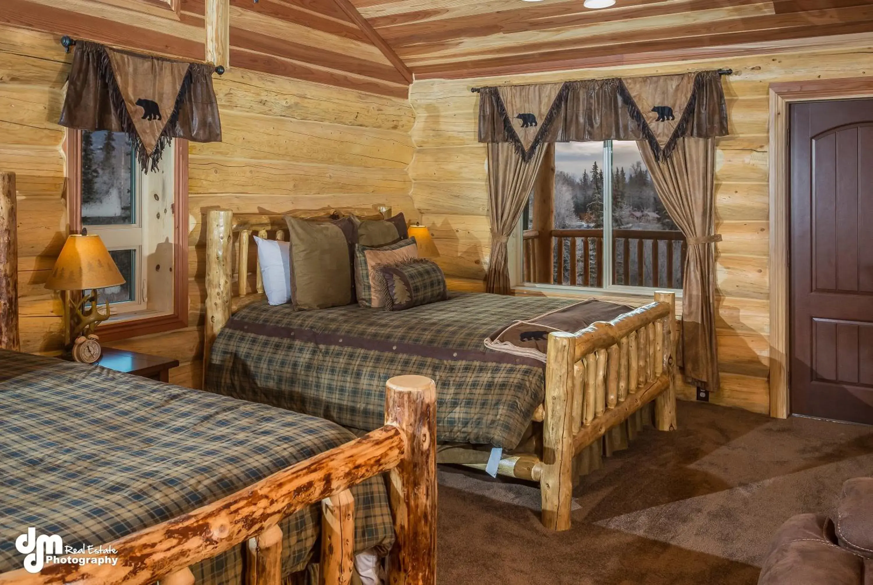 Mountain View Suite in Alaska Knotty Pine B&B Mountain View Suite in Alaska Knotty Pine B&B
