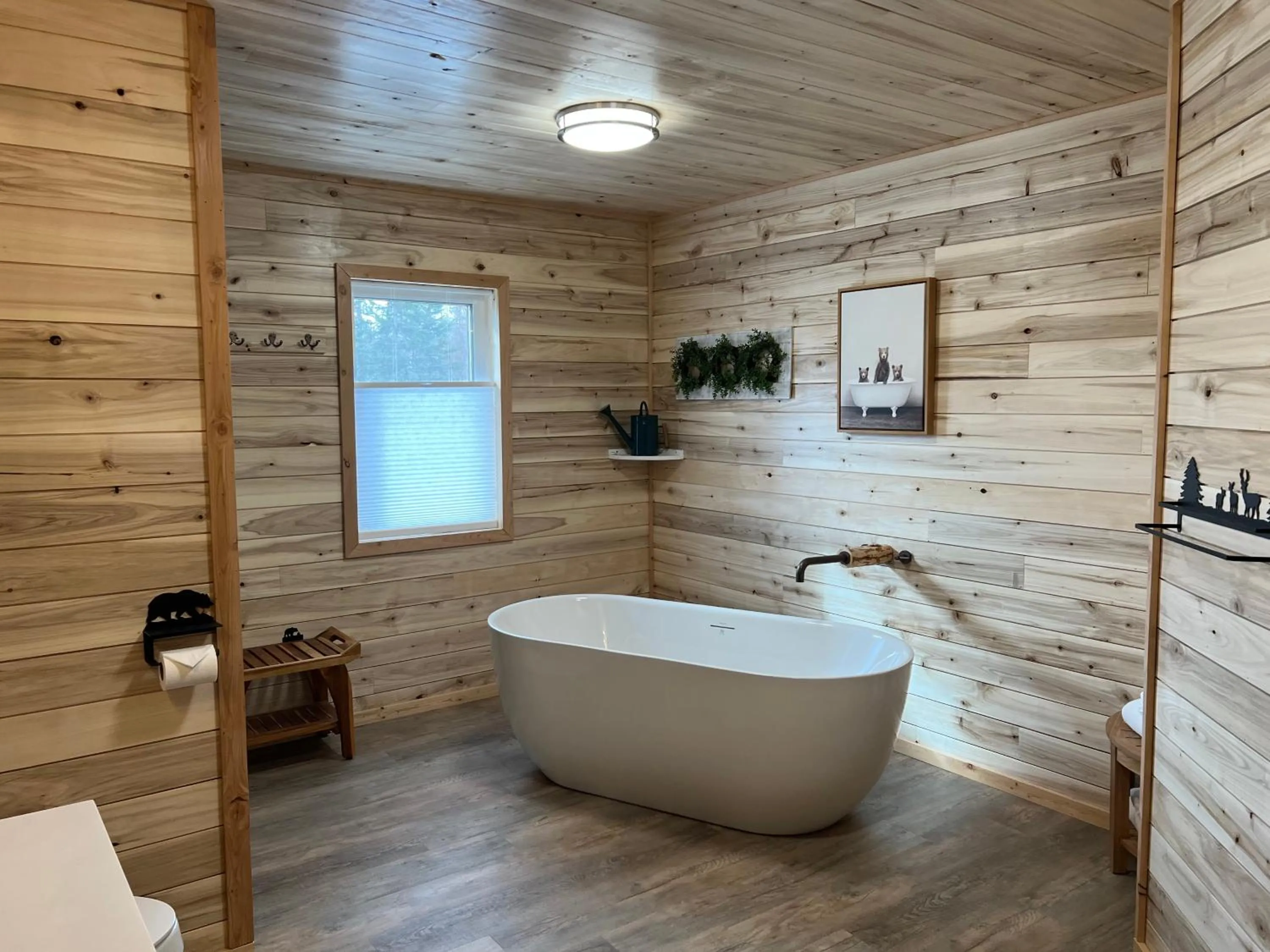 Bathroom in Alaska Knotty Pine B&B