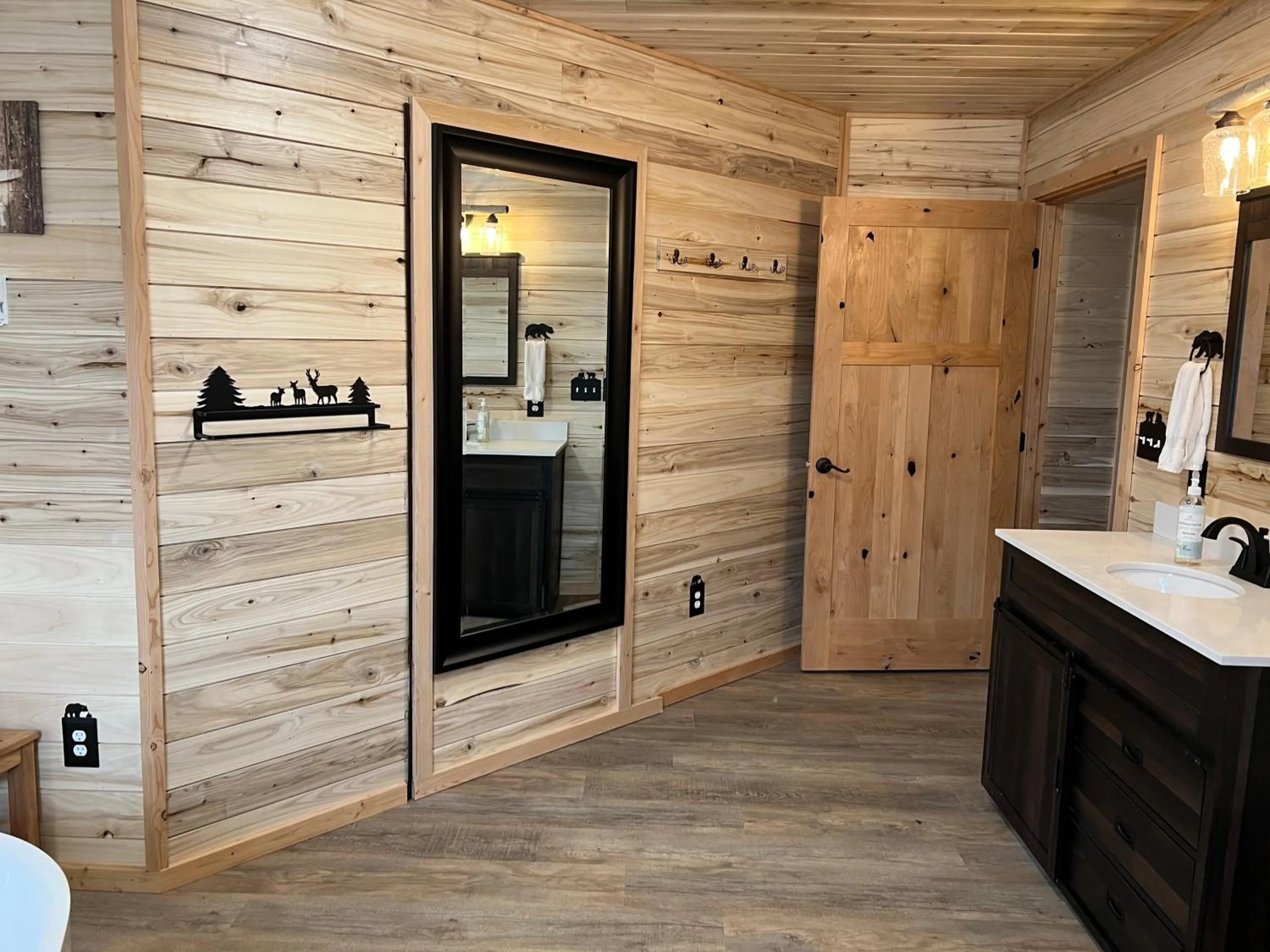 Bathroom in Alaska Knotty Pine B&B