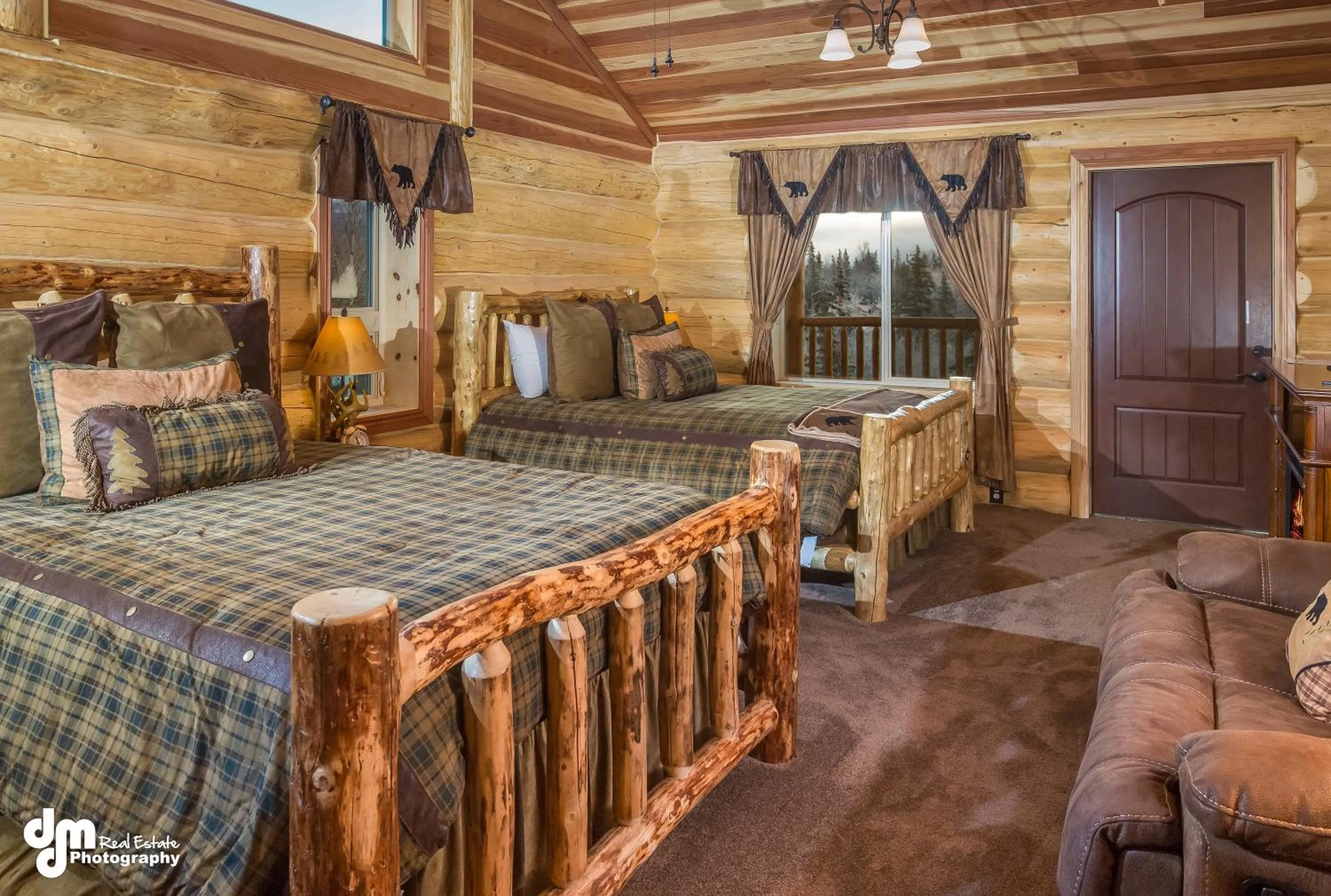 Bed in Alaska Knotty Pine B&B