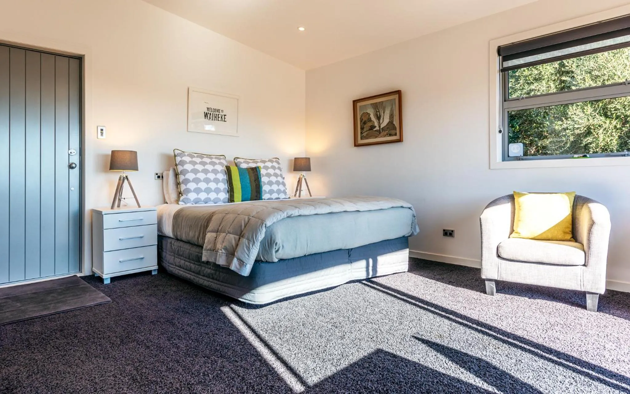 Bedroom, Bed in Wild Thyme