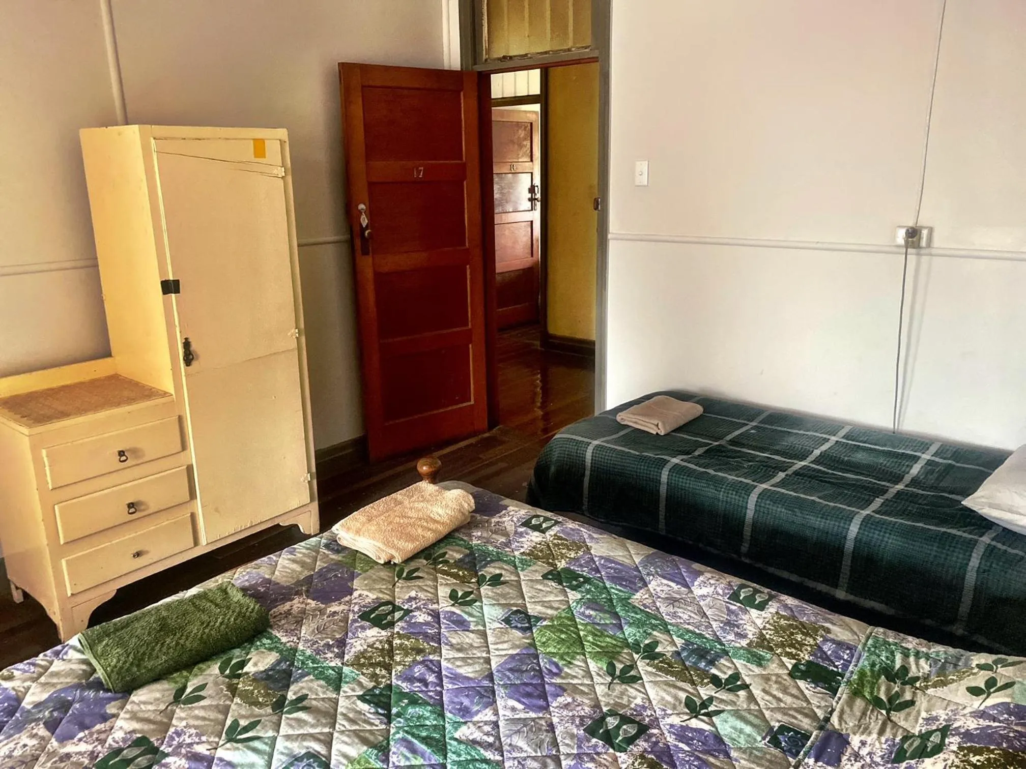 Bed in Royal Carrangarra Hotel