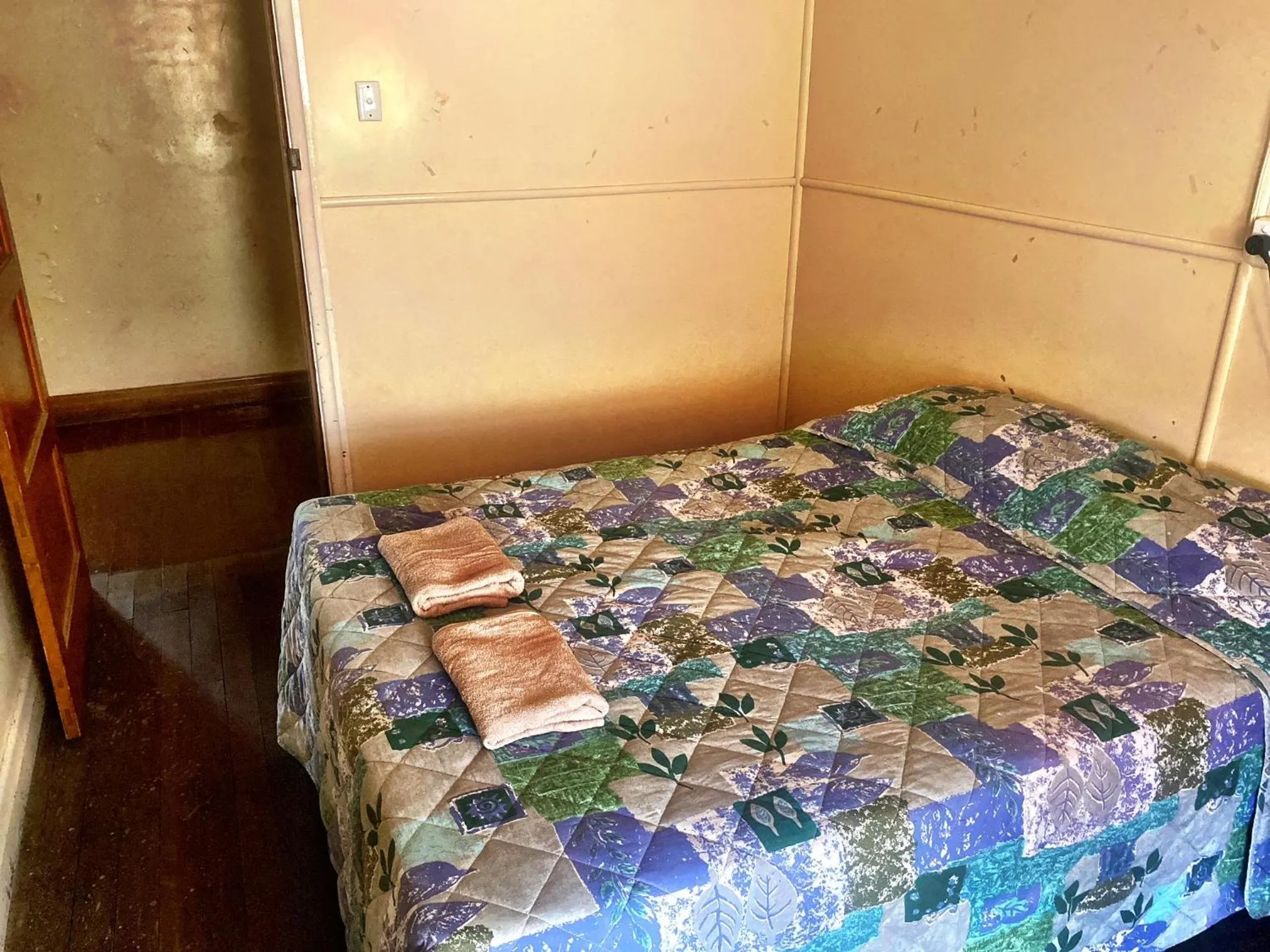 Bed in Royal Carrangarra Hotel