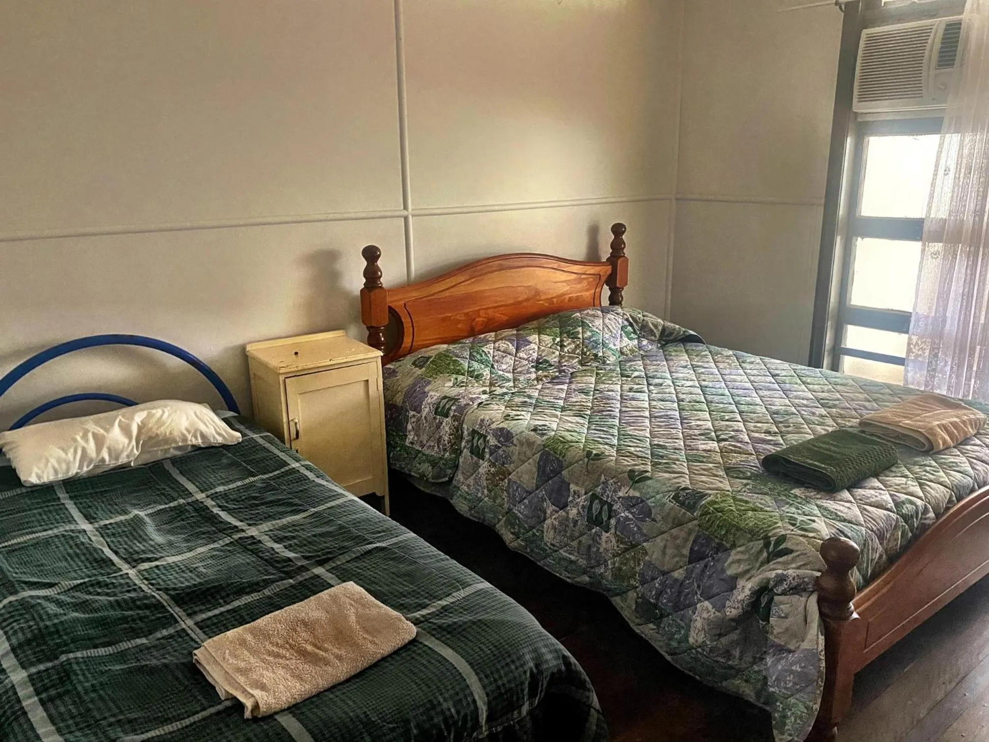 Bed in Royal Carrangarra Hotel