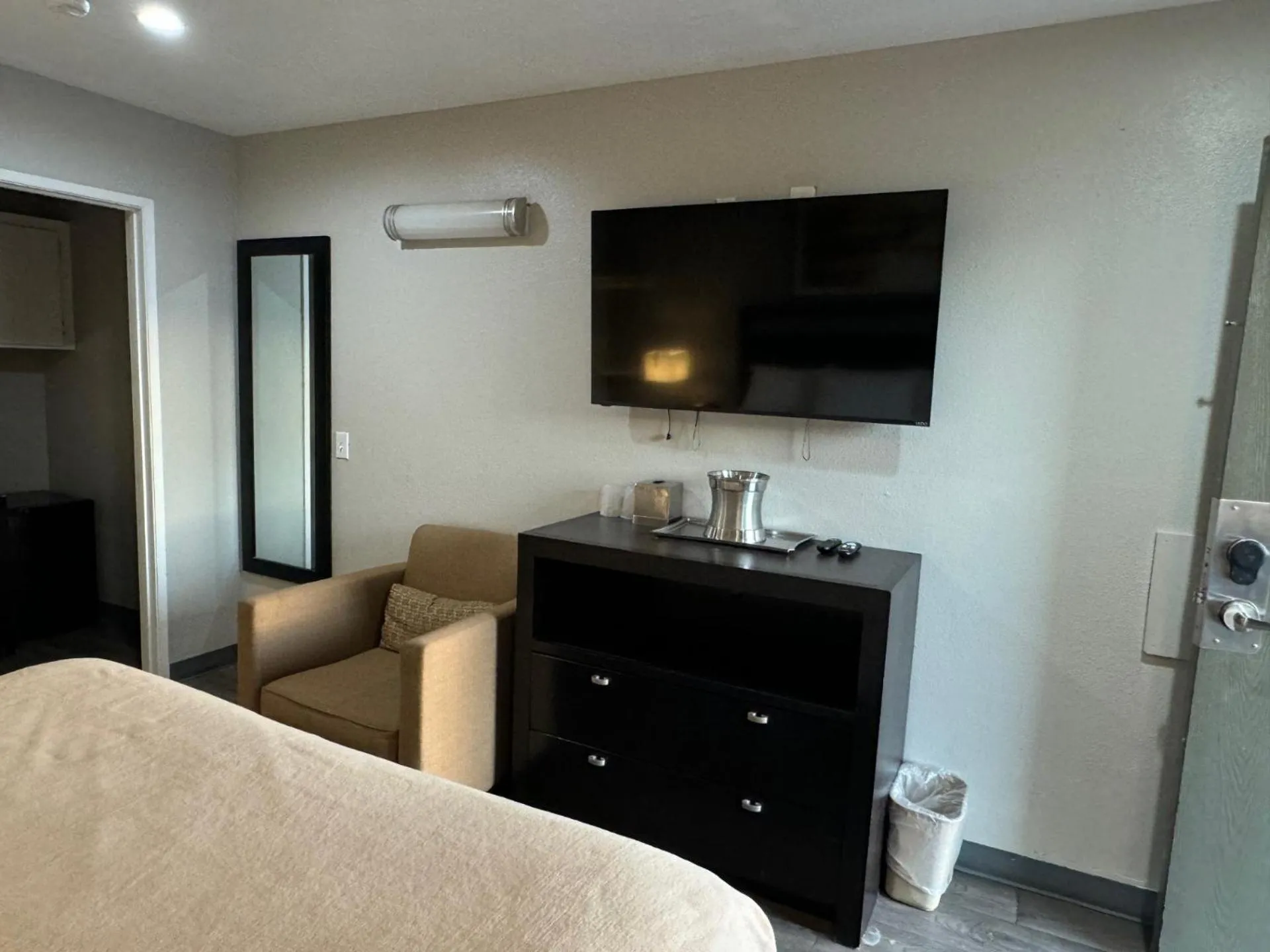 TV and multimedia in Rodeway Inn El Cajon - San Diego East