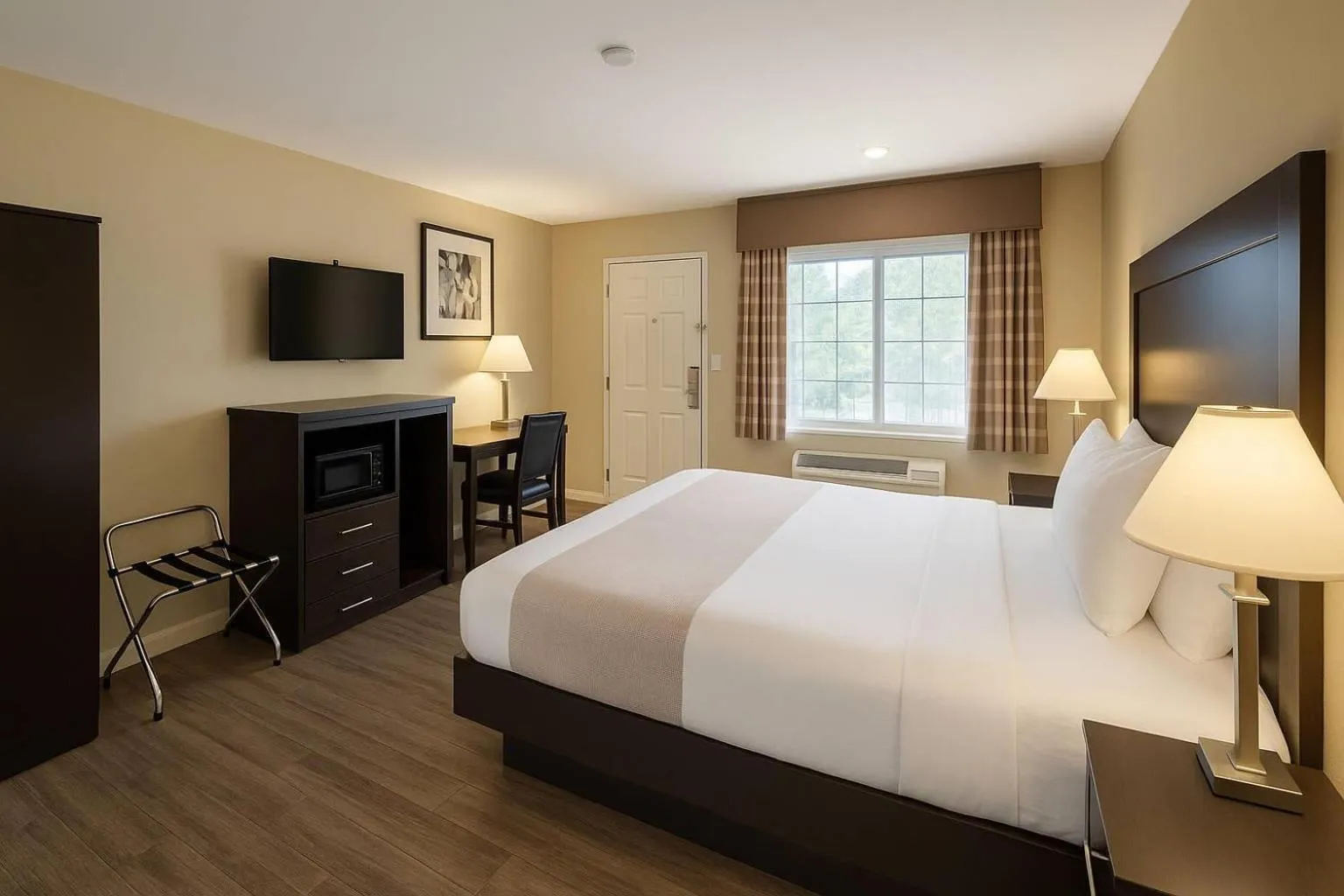 Bedroom, Bed in Rodeway Inn El Cajon - San Diego East