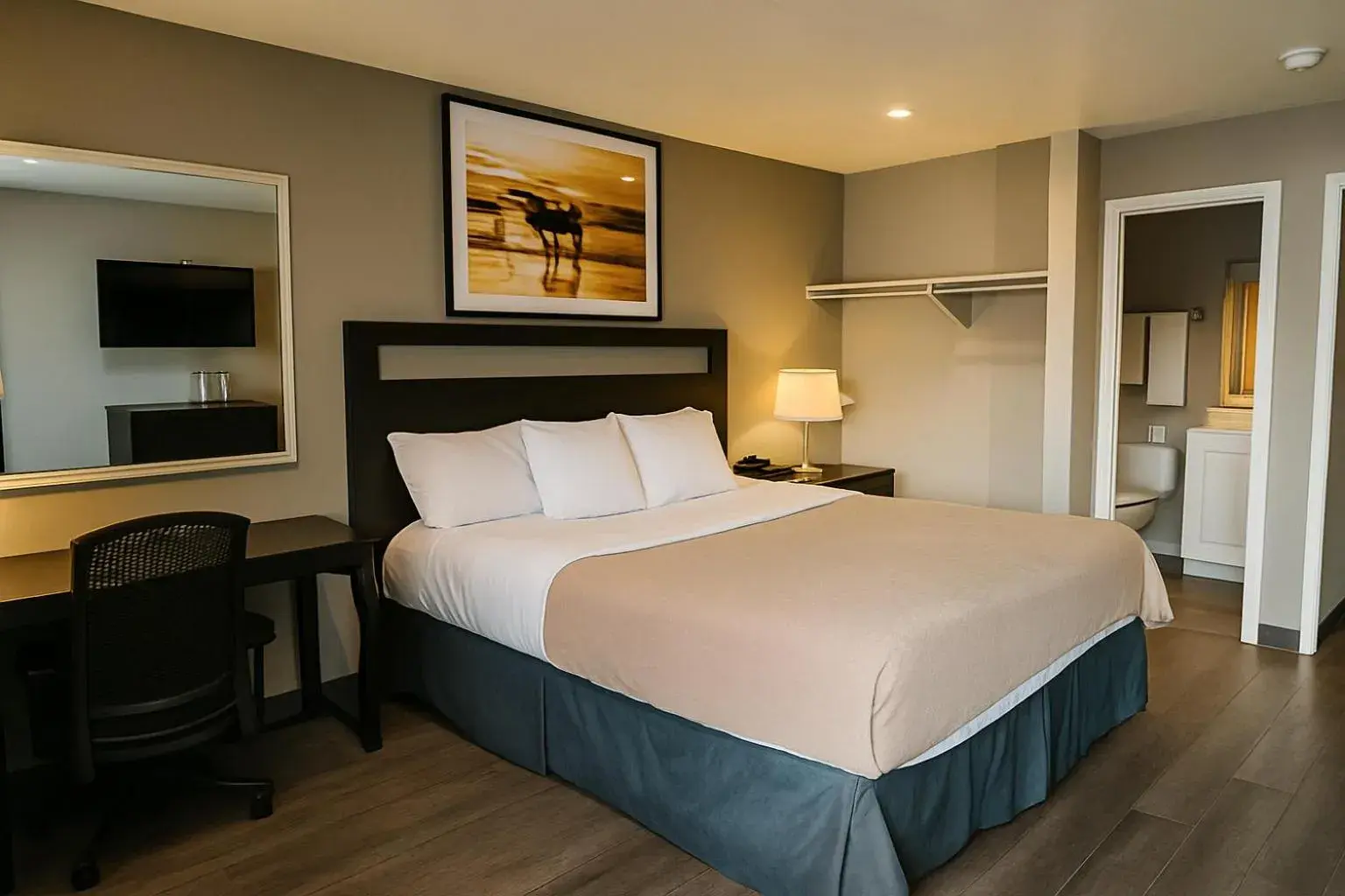 Bedroom, Bed in Rodeway Inn El Cajon - San Diego East Bedroom, Bed in Rodeway Inn El Cajon - San Diego East