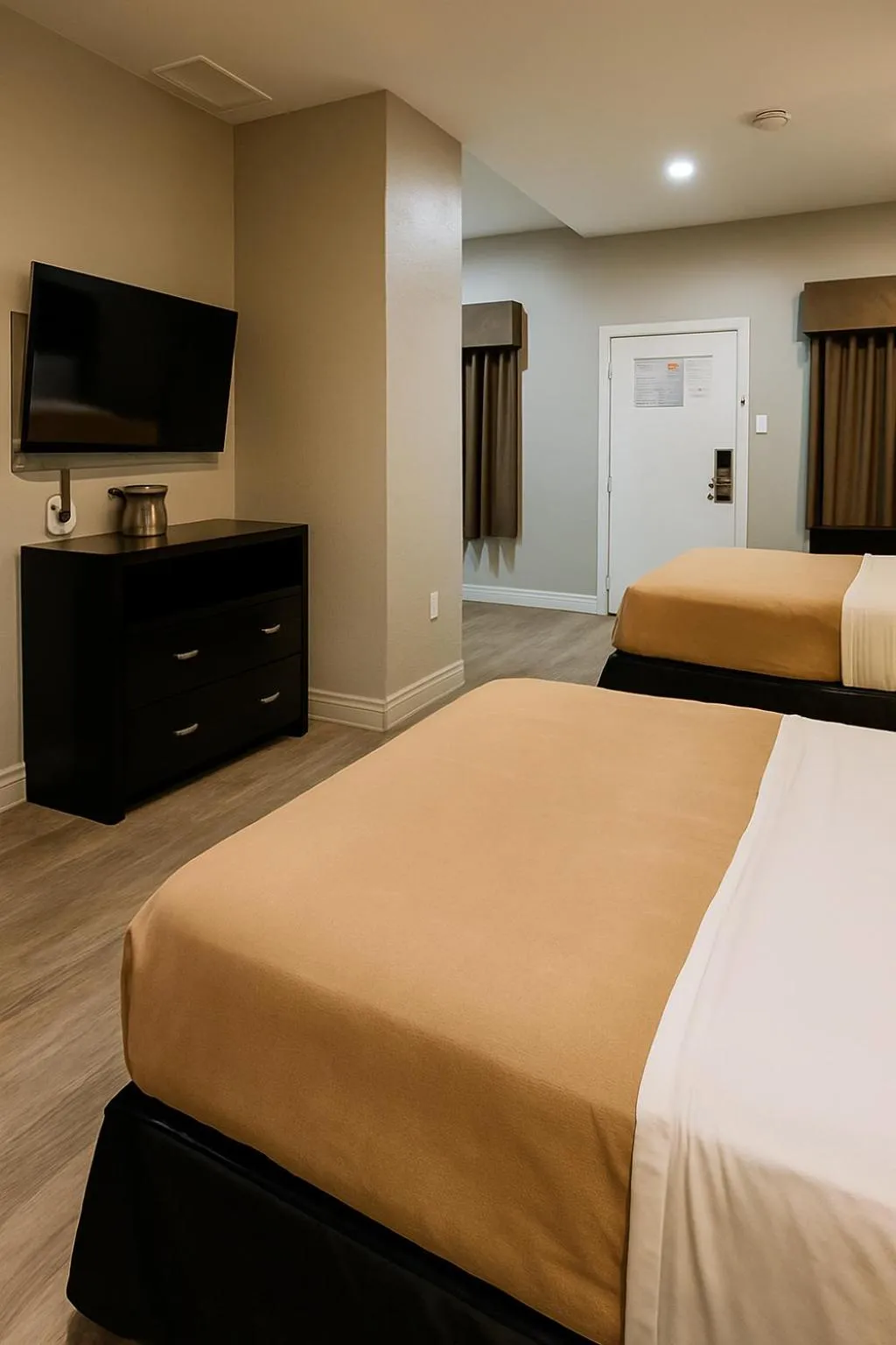 Bedroom, Bed in Rodeway Inn El Cajon - San Diego East