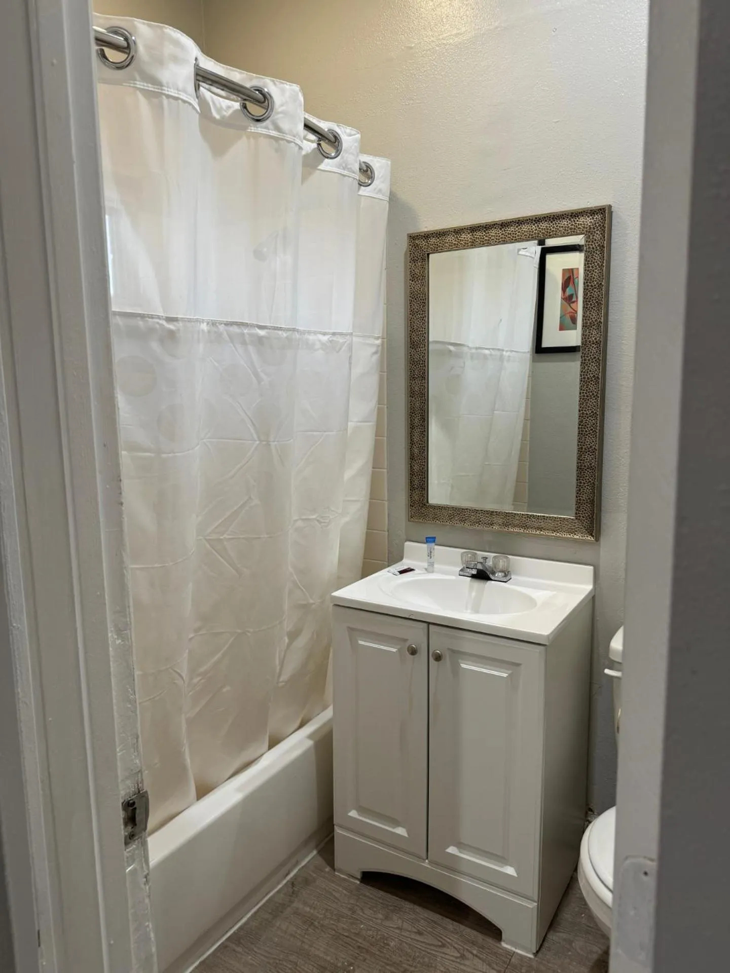 Shower in Rodeway Inn El Cajon - San Diego East