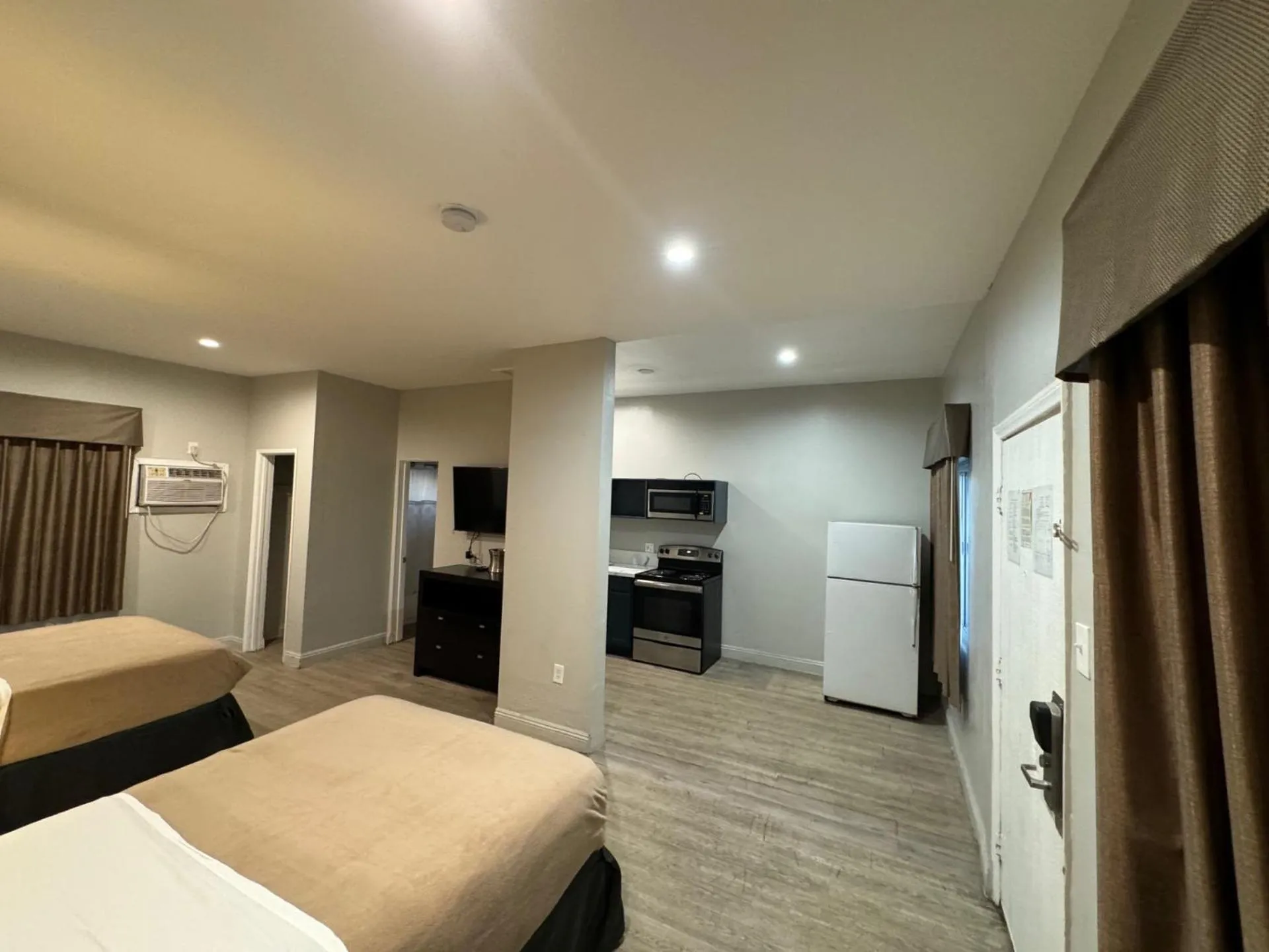 TV and multimedia, Bed in Rodeway Inn El Cajon - San Diego East