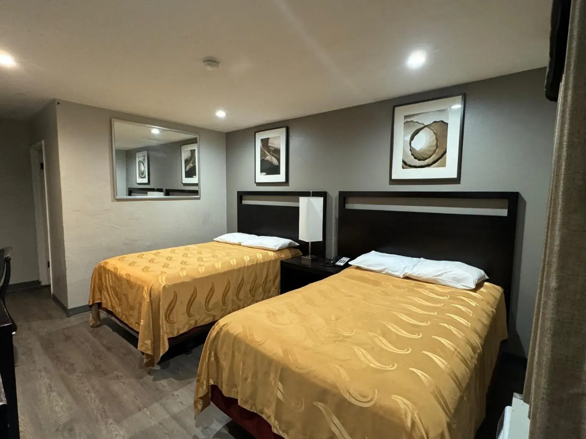 Bed in Rodeway Inn El Cajon - San Diego East Bed in Rodeway Inn El Cajon - San Diego East