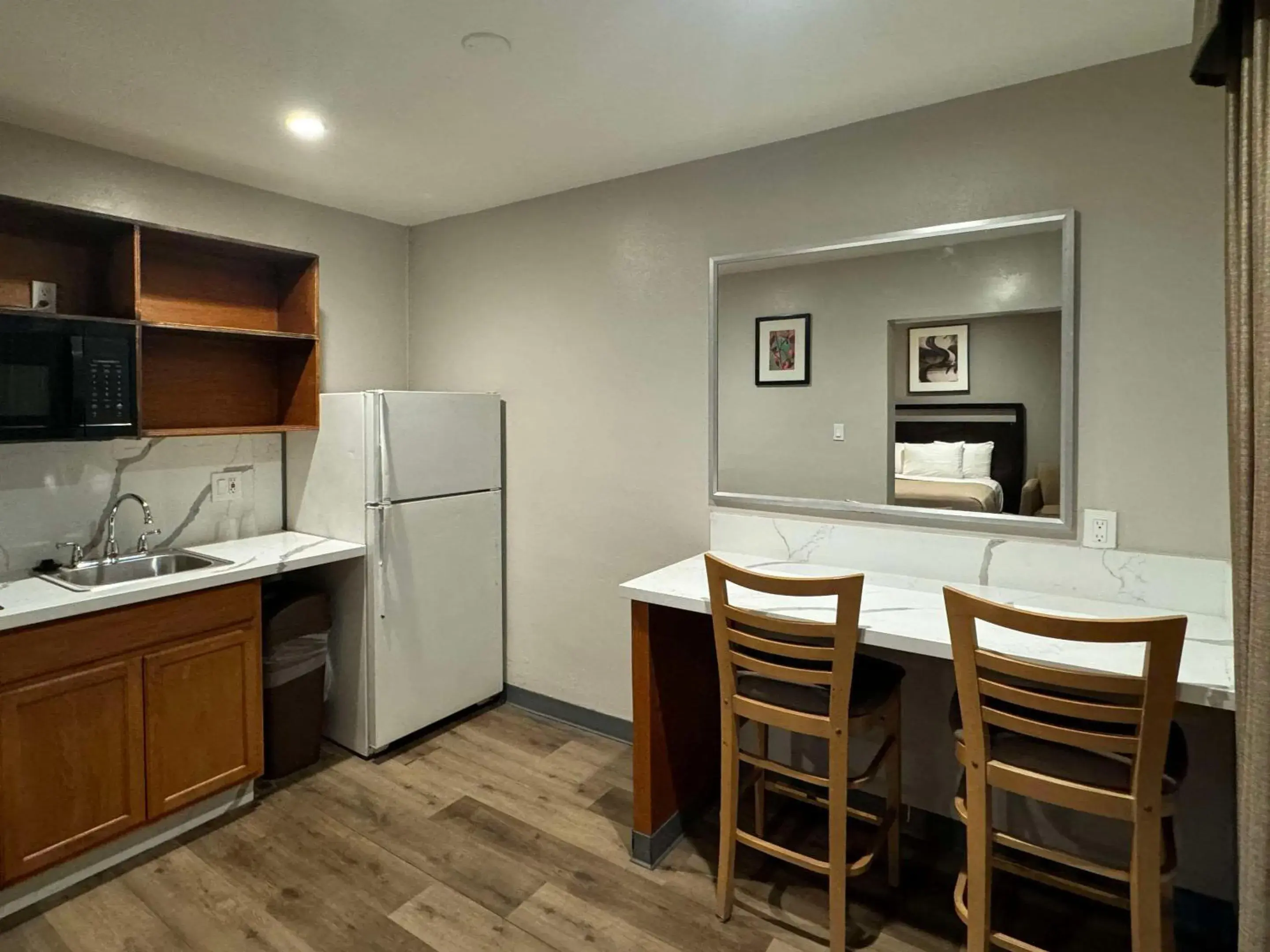 Bedroom in Rodeway Inn El Cajon - San Diego East Bedroom in Rodeway Inn El Cajon - San Diego East