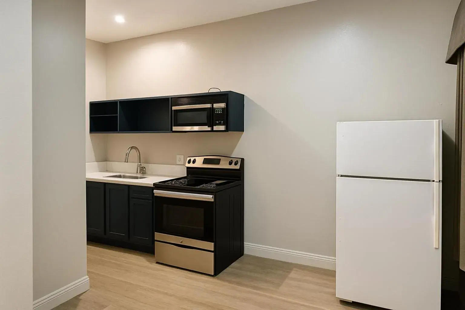 Kitchen or kitchenette in Rodeway Inn El Cajon - San Diego East Kitchen or kitchenette in Rodeway Inn El Cajon - San Diego East