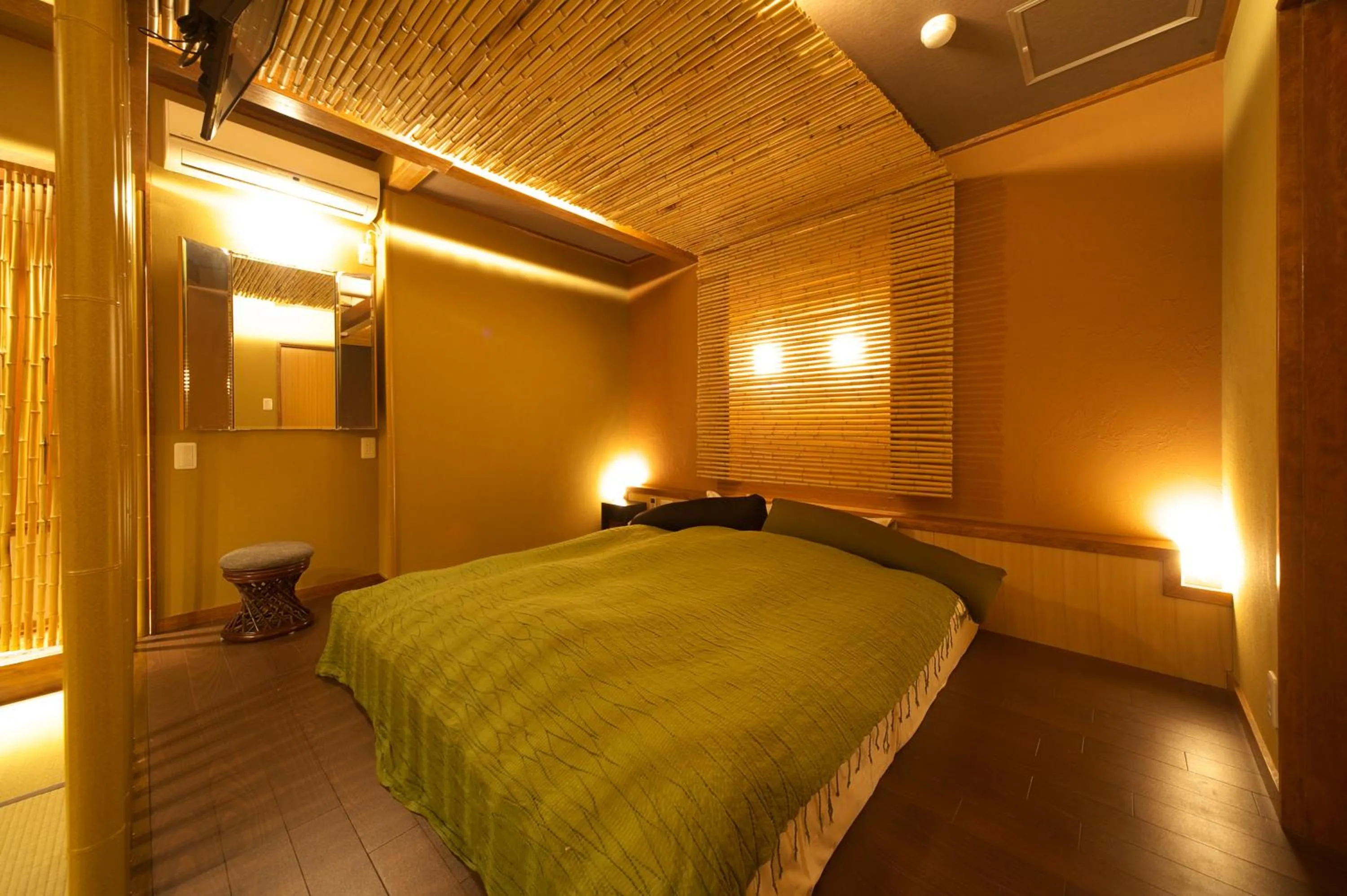 Bed in Meitei no Yado Hotel Koshien