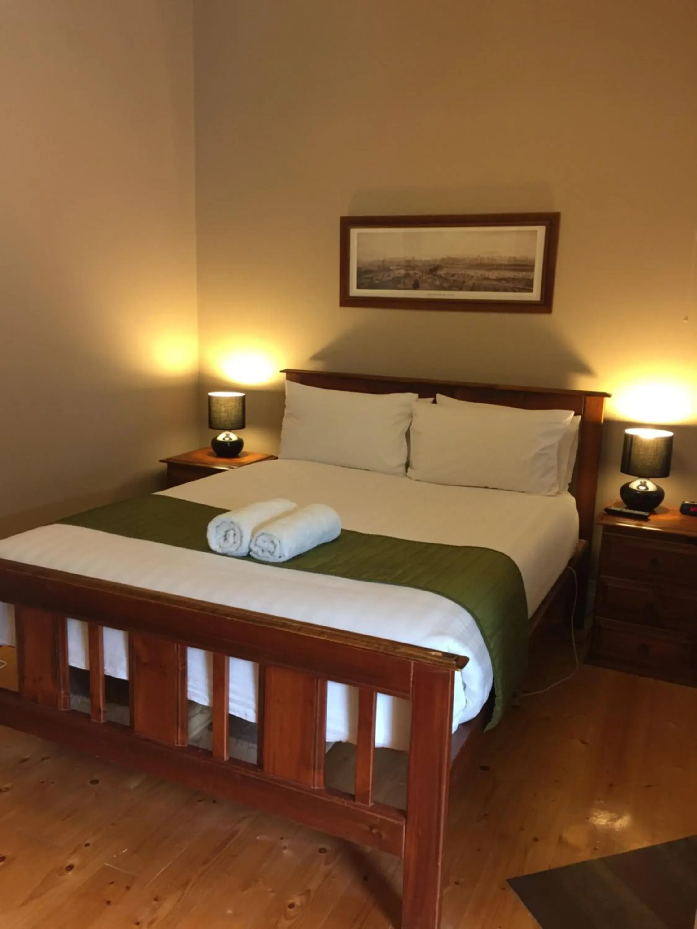 Queen Room in Little River Bed and Breakfast Queen Room in Little River Bed and Breakfast