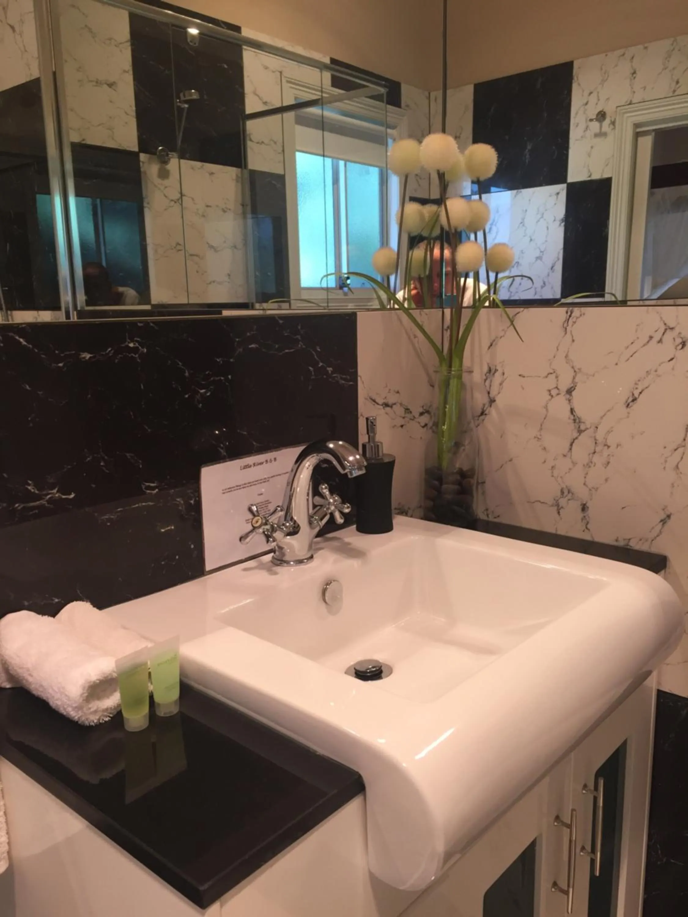 Bathroom in Little River Bed and Breakfast