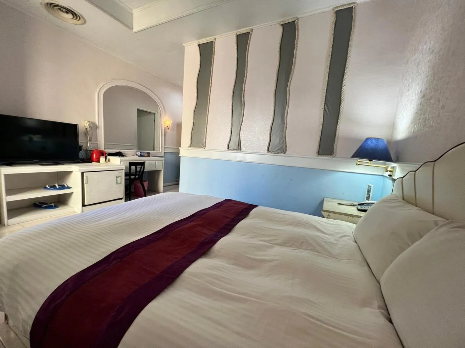 Bed in Dajenshan Hotel